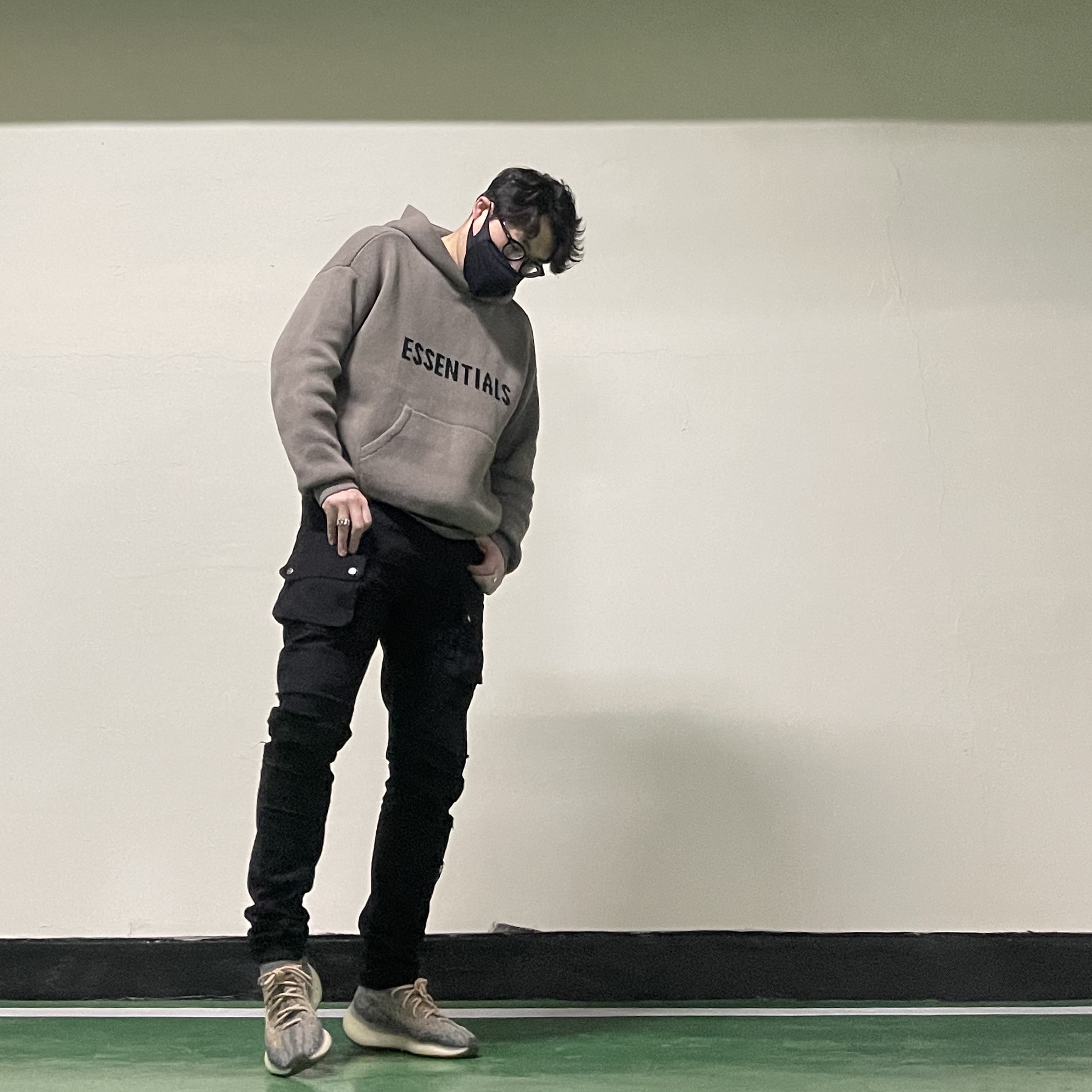Adidas Yeezy Boost 380 Mist - Non-Reflective, Essentials Knit Pullover Hoodie Taupe - 21SS 착용 스타일