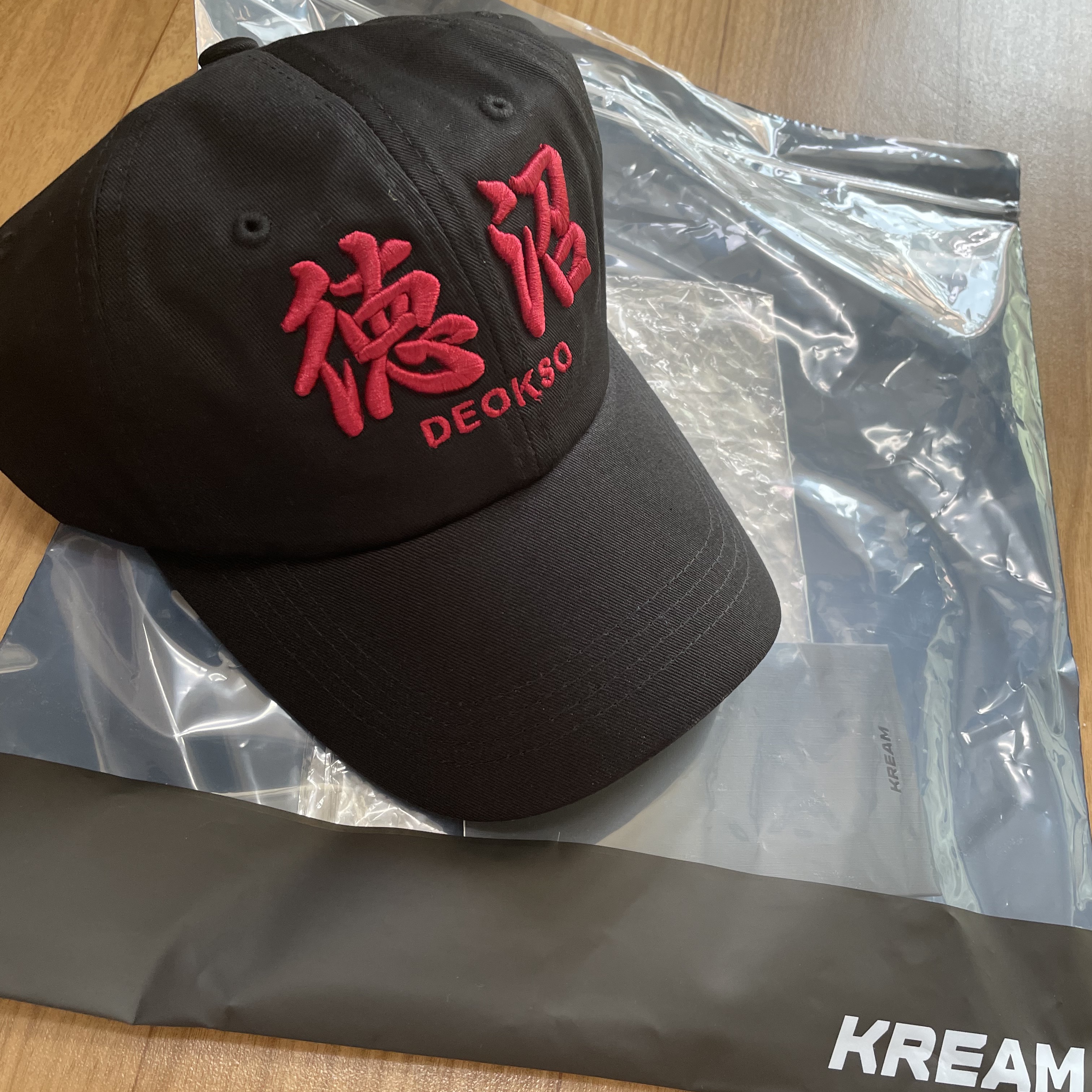 Darkr8m Studio x Libilly Cap Black 착용 스타일