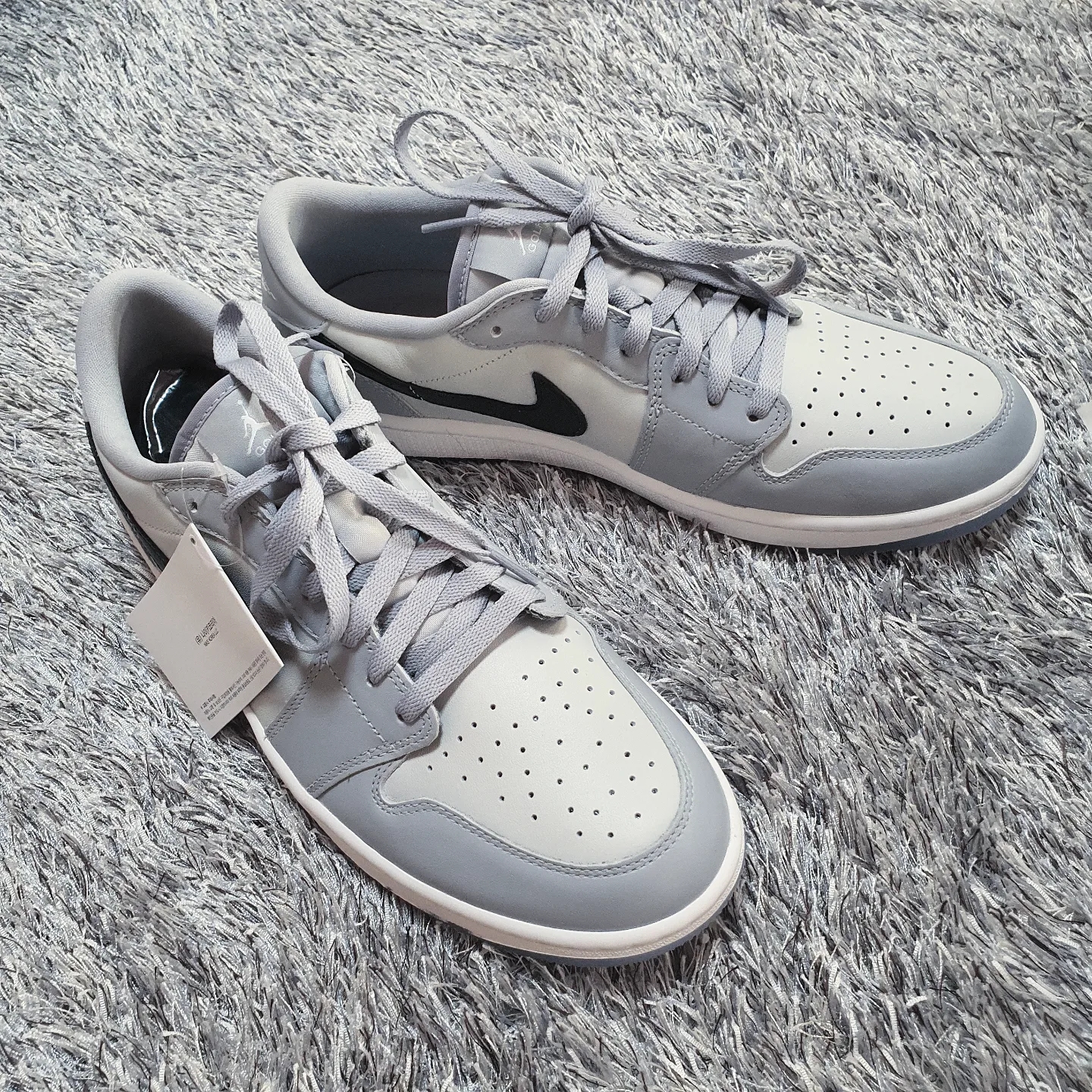 Jordan 1 Low Golf Wolf Grey 착용 스타일 - 5