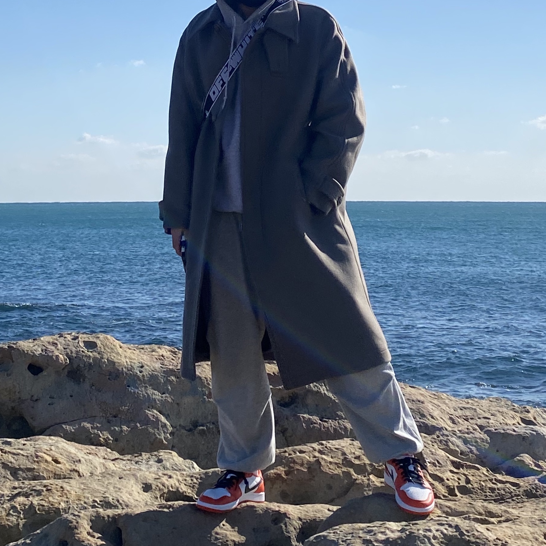 (W) Jordan 1 Low OG Starfish, Off-White x Amore Pacific Protection Box (Without Cosmetics) 착용 스타일 - 3