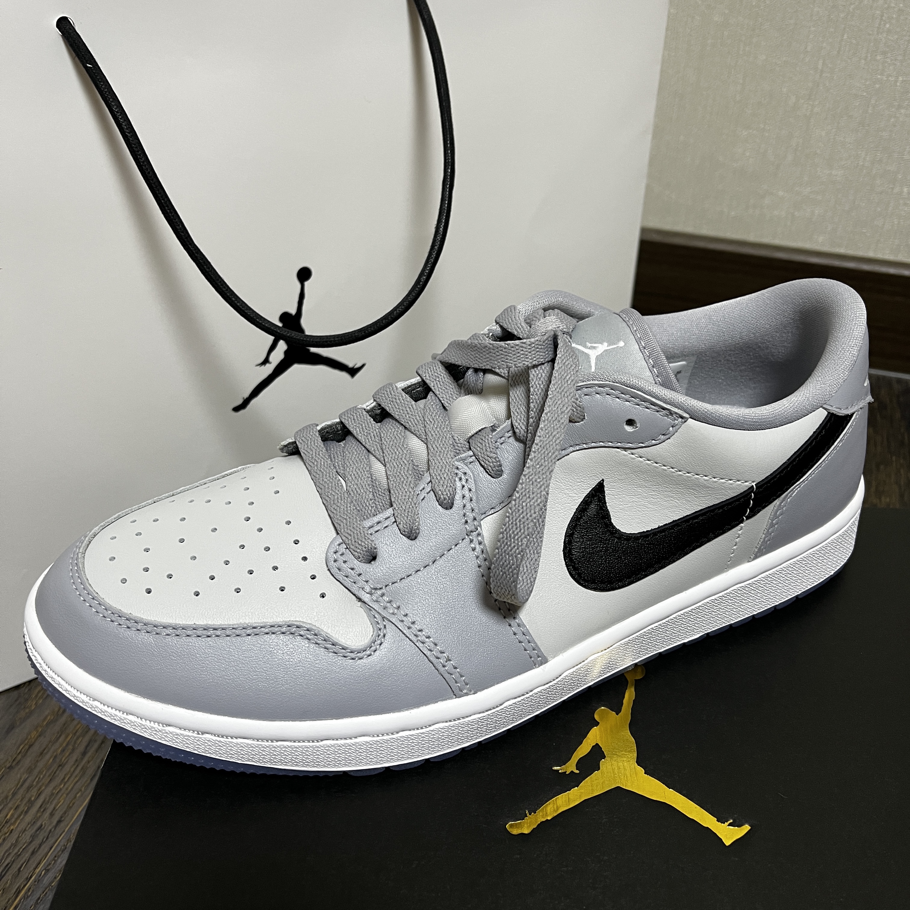 Jordan 1 Low Golf Wolf Grey 착용 스타일 - 1