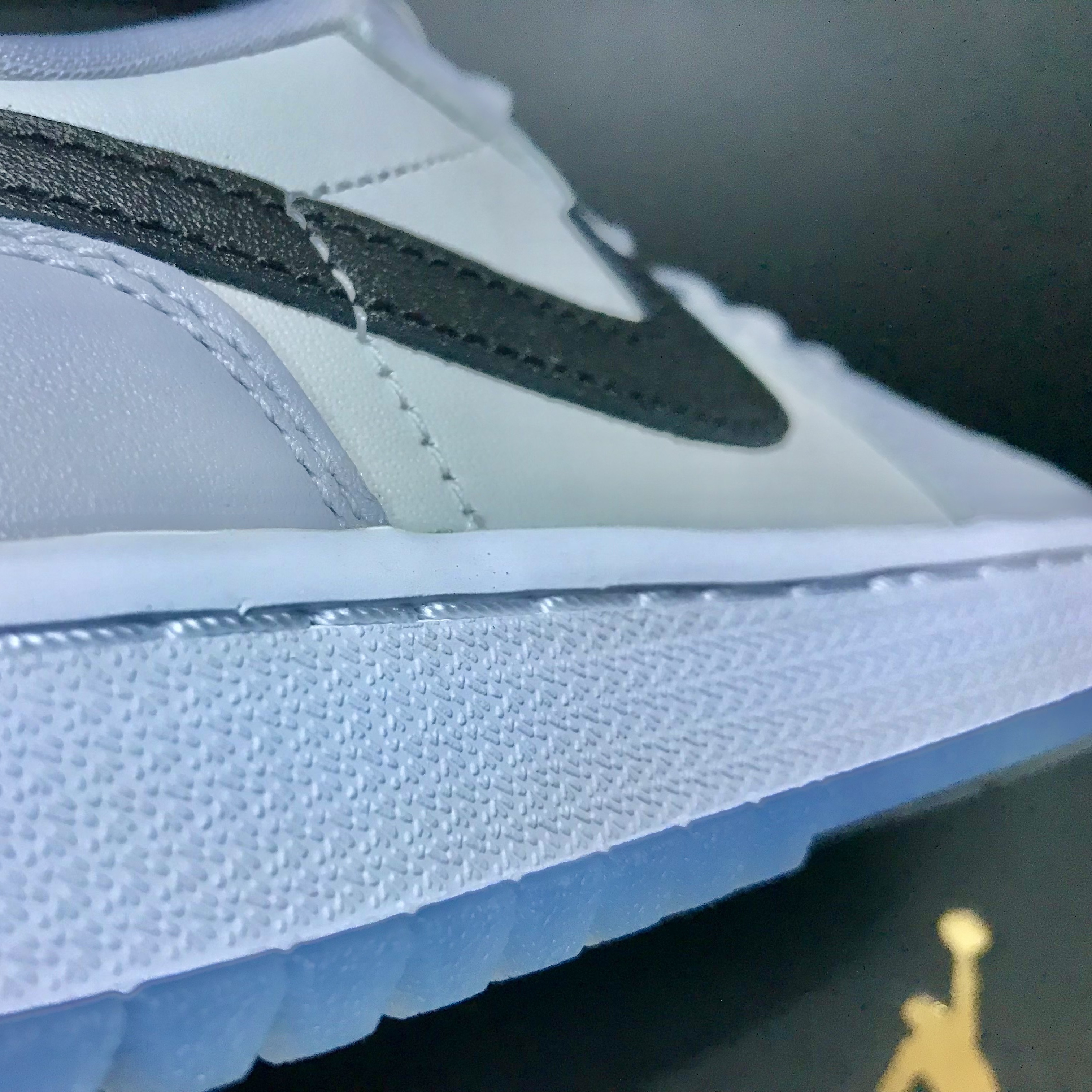 Jordan 1 Low Golf Wolf Grey 착용 스타일 - 1