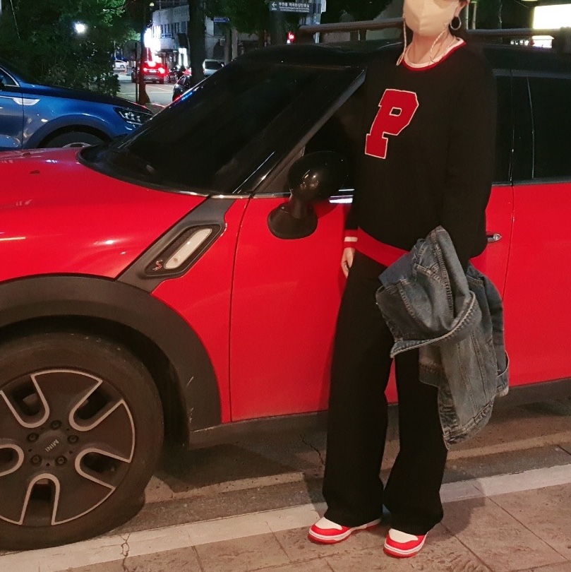 (GS) Nike x NBA Dunk Low Black and Chile Red 착용 스타일