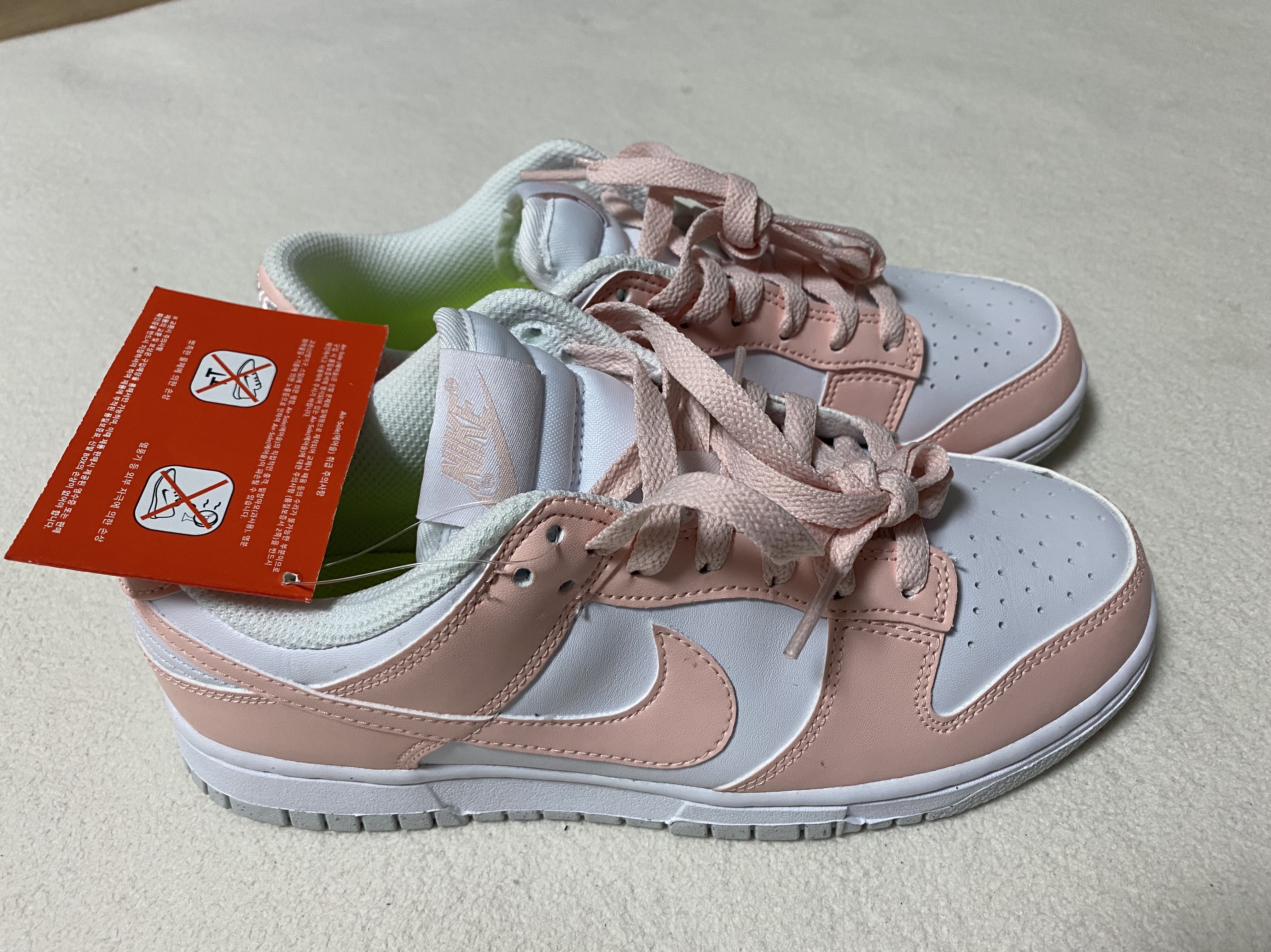 (W) Nike Dunk Low Next Nature Pale Coral 착용 스타일 - 1