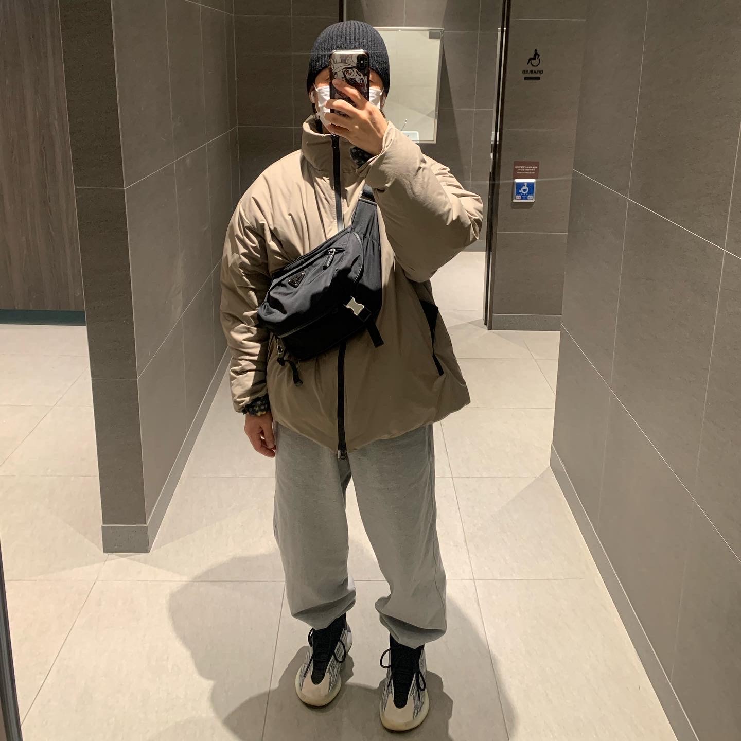 Adidas Yeezy QNTM Lifestyle 착용 스타일