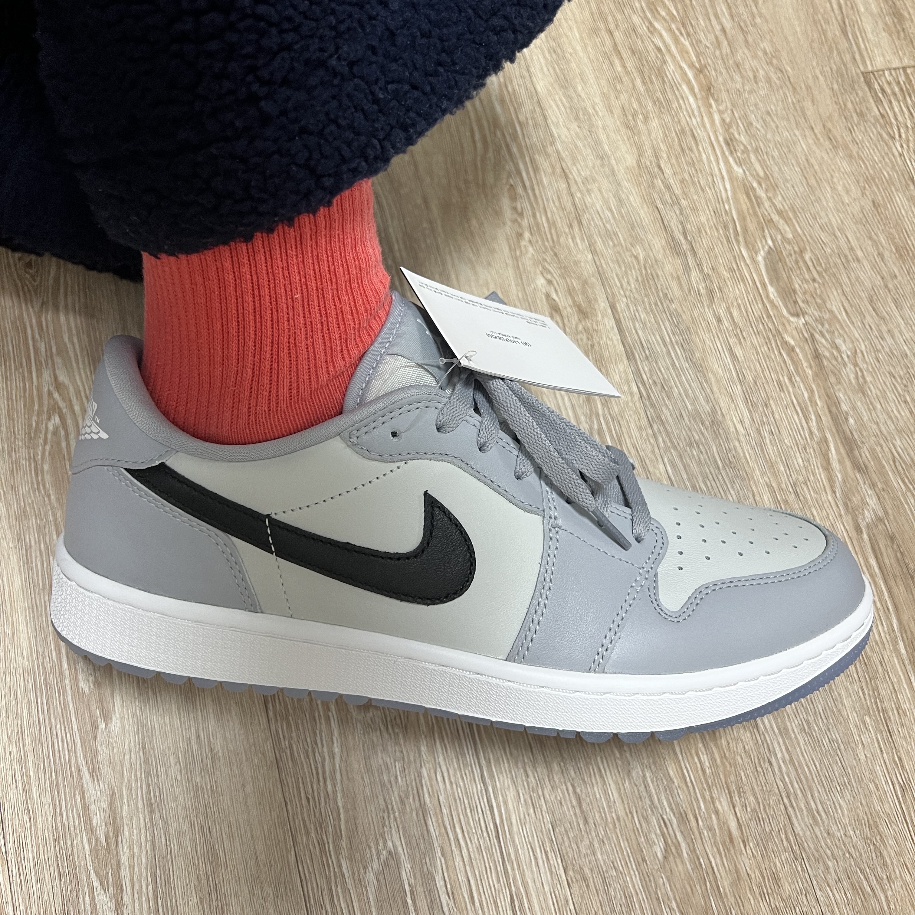 Jordan 1 Low Golf Wolf Grey 착용 스타일 - 1