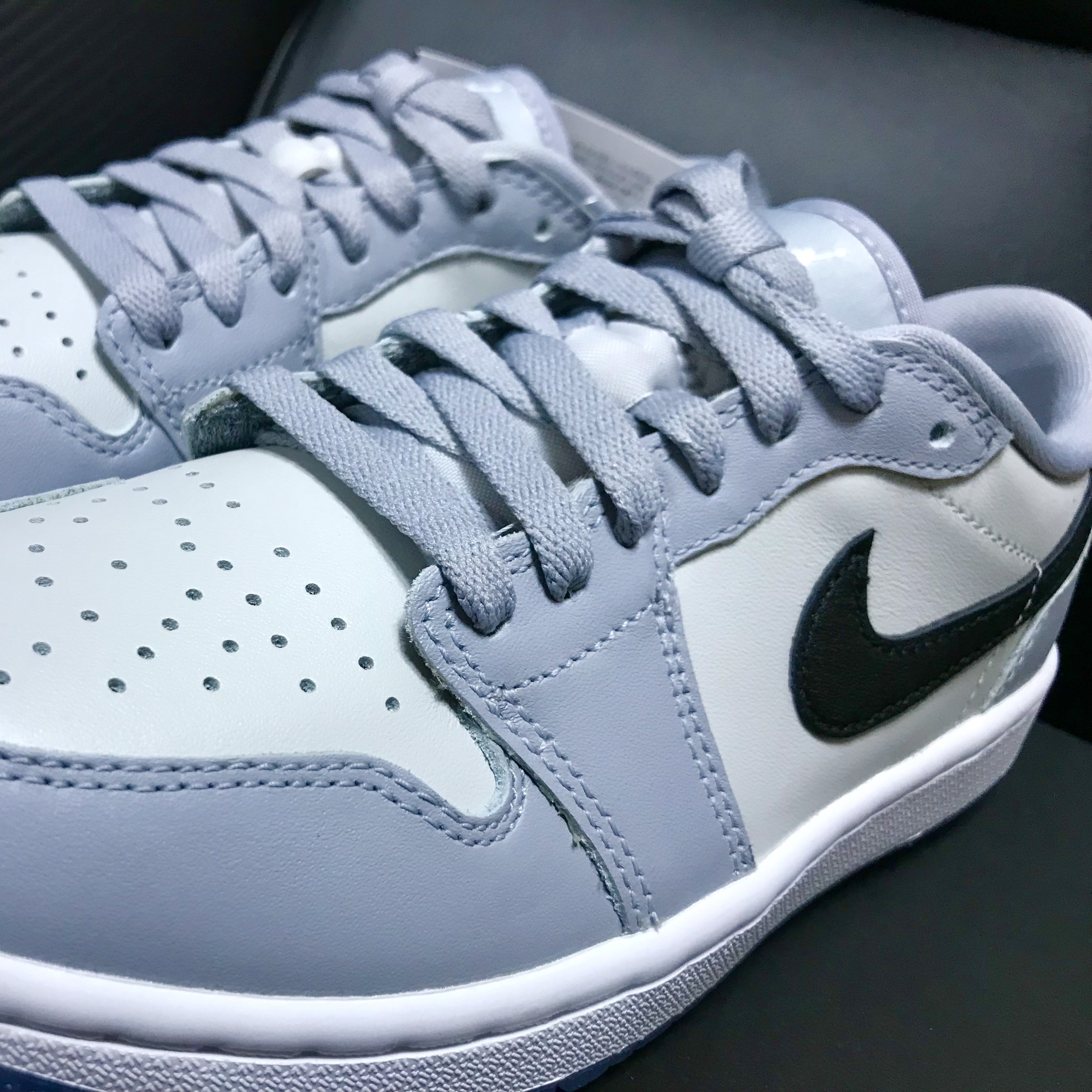 Jordan 1 Low Golf Wolf Grey 착용 스타일 - 2