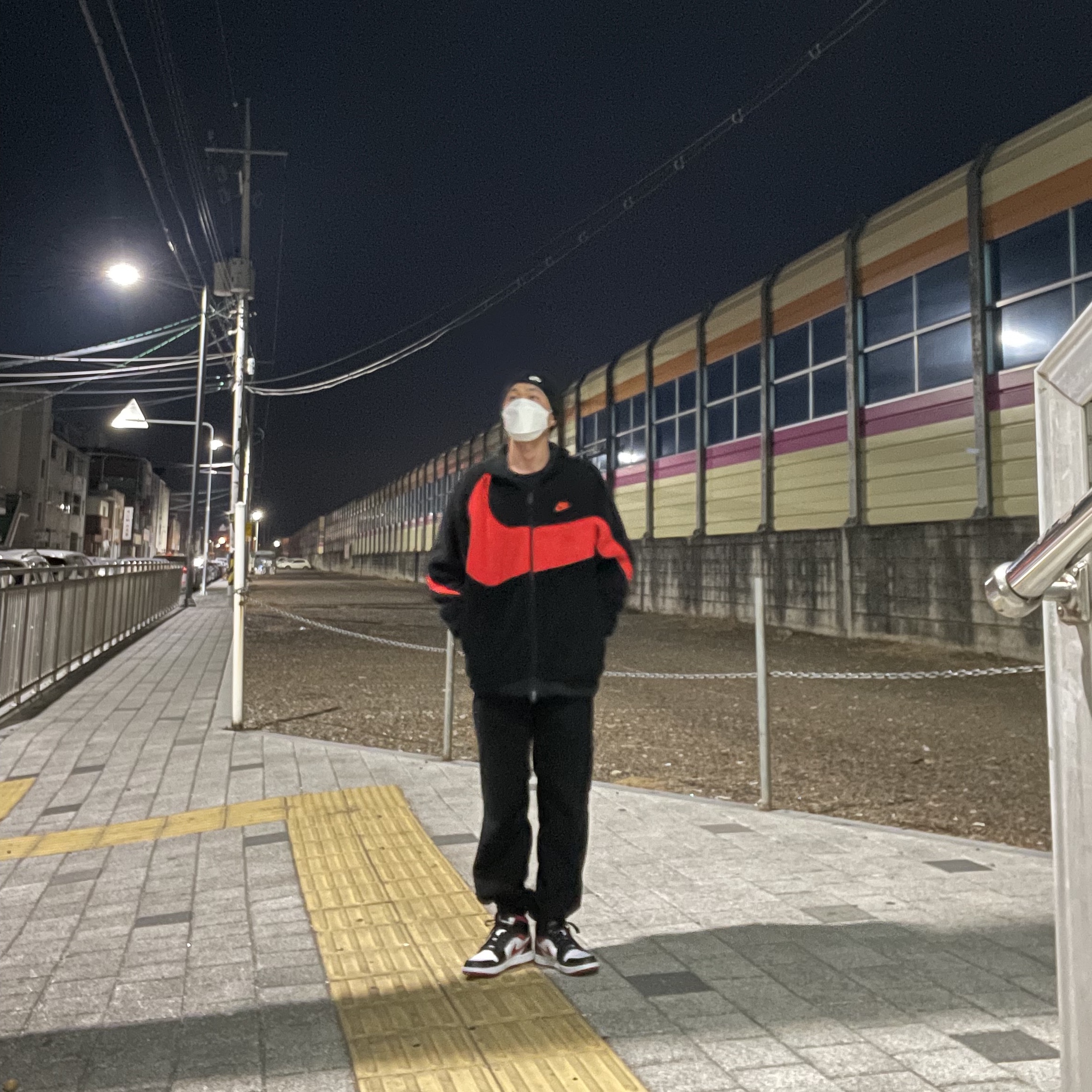 Nike Big Swoosh Full Zip Jacket Black Chili Red, Jordan 1 Mid Gym Red Black White 착용 스타일 - 2