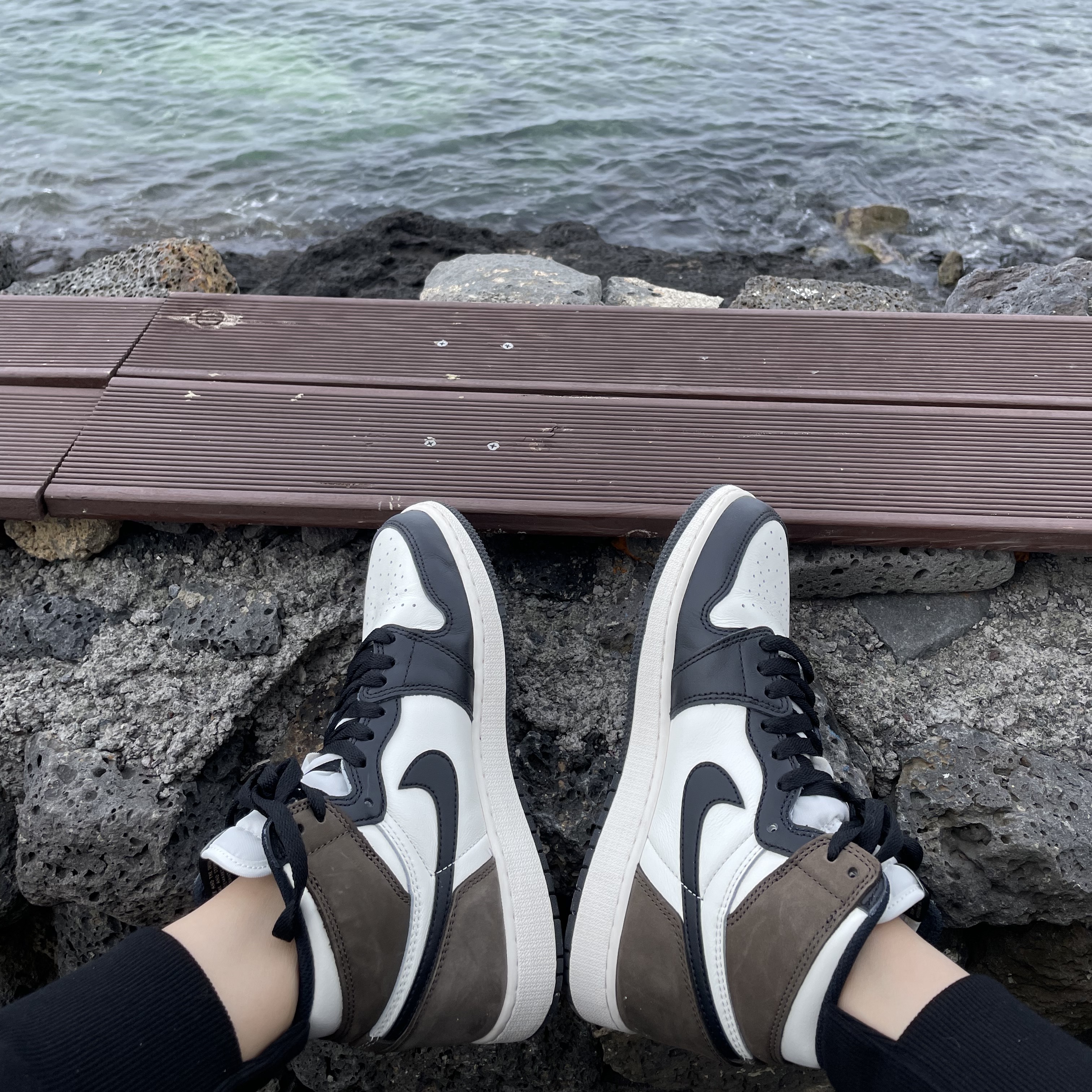 Jordan 1 Retro High OG Black Mocha, (GS) Jordan 1 Retro High OG Black Mocha 착용 스타일