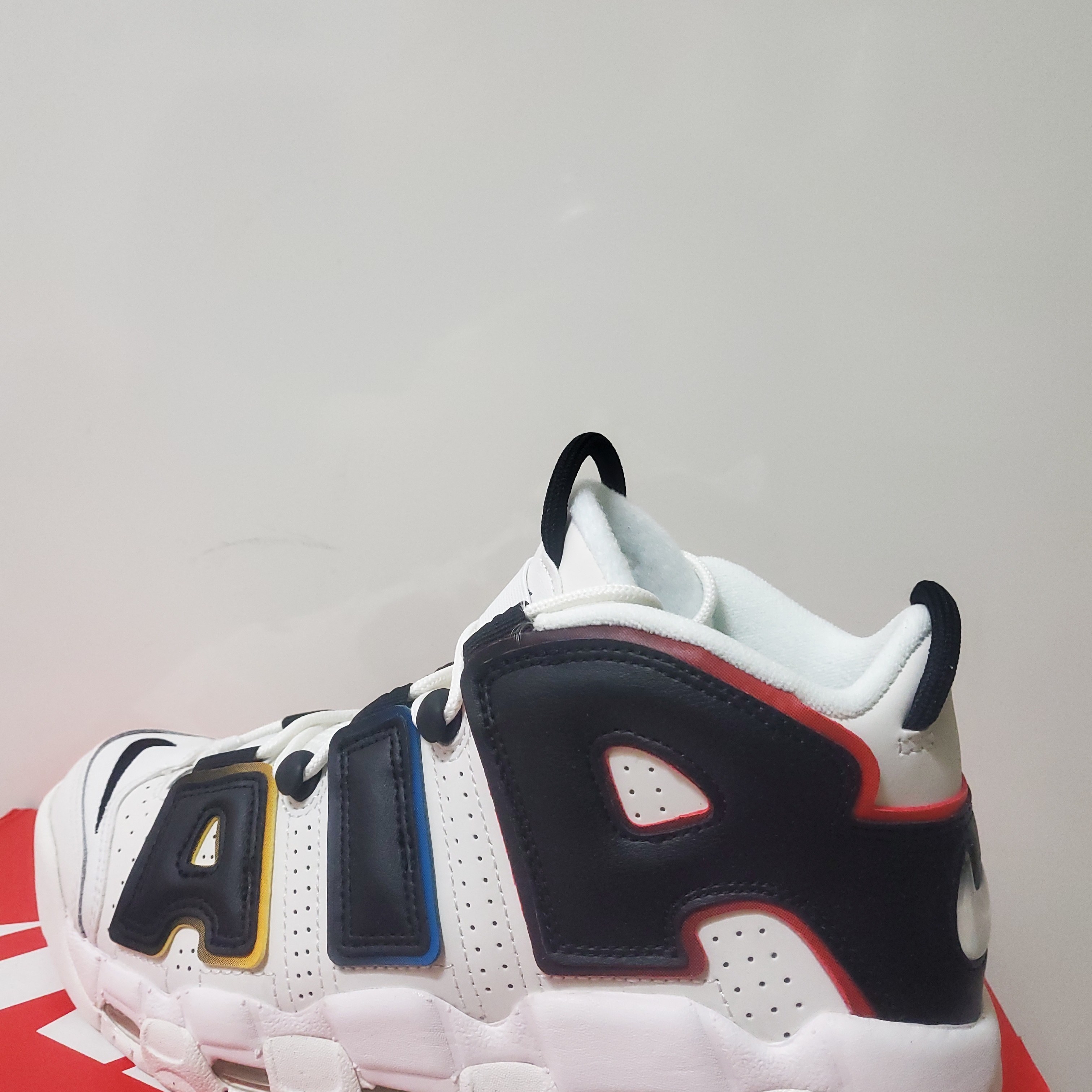 Nike Air More Uptempo 96 Trading Cards 착용 스타일 - 2