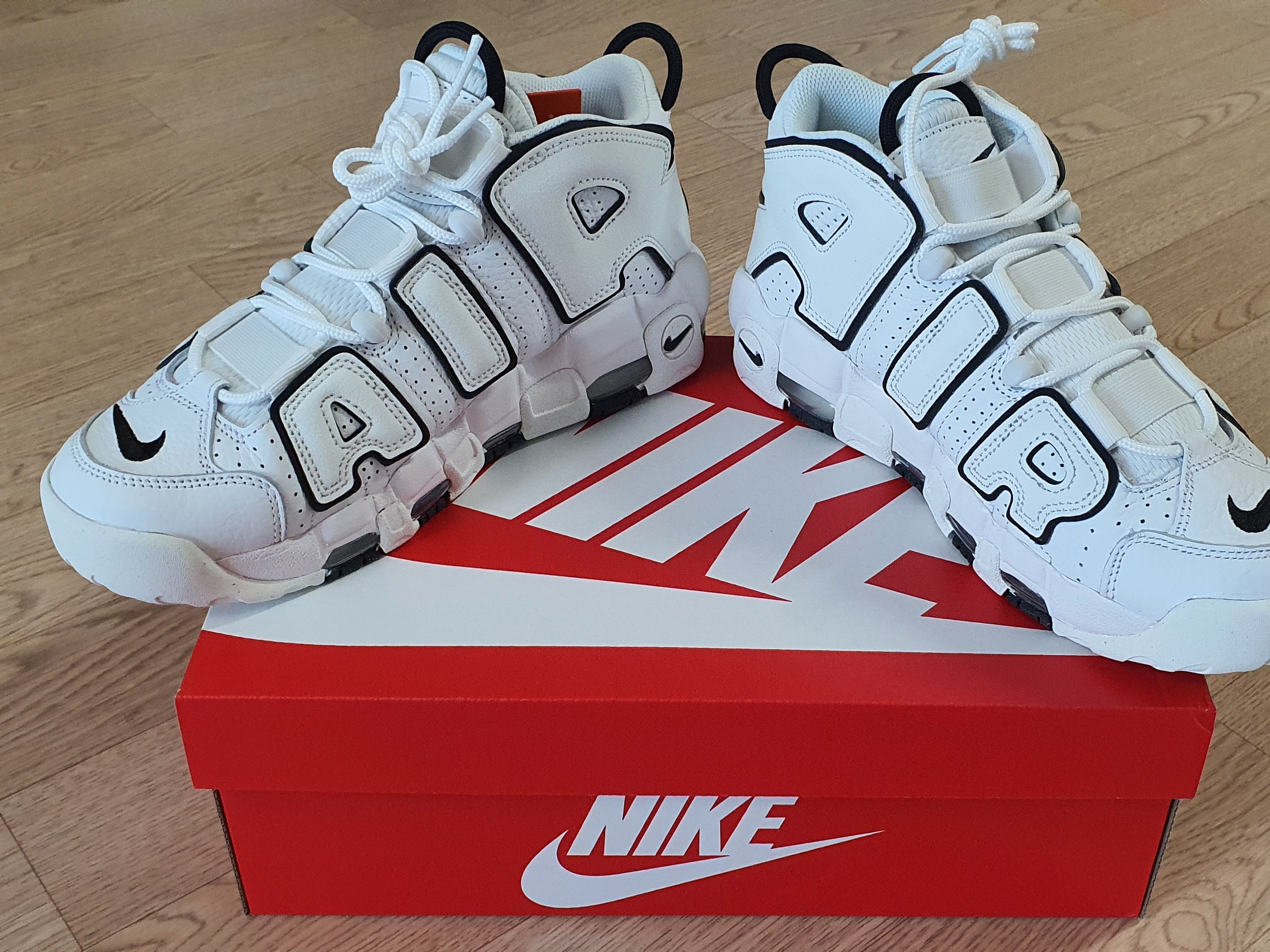 (W) Nike Air More Uptempo Summit White 착용 스타일 - 2