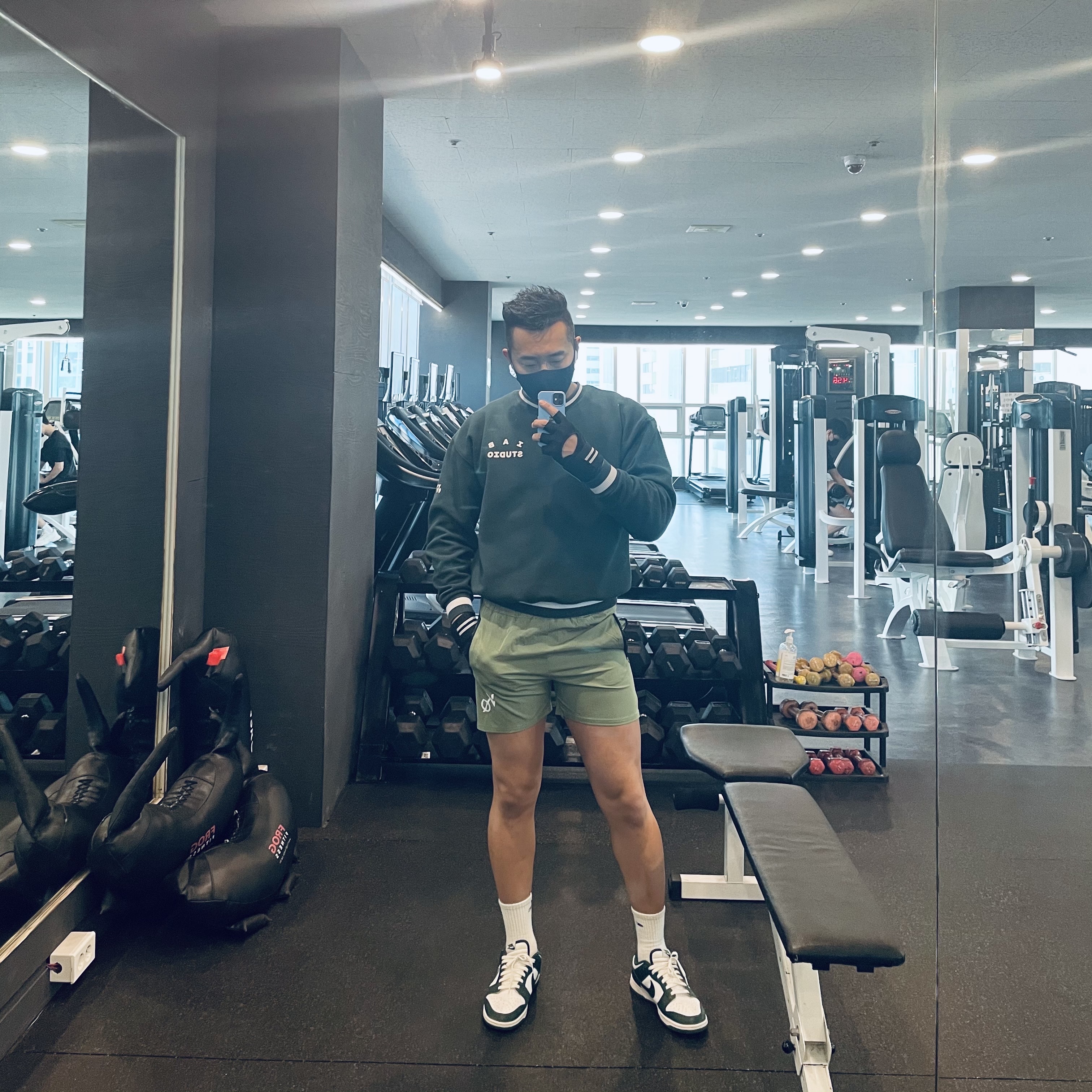 Nike Dunk Low Retro Varsity Green, IAB Studio x Yonex Sweatshirt Green 착용 스타일