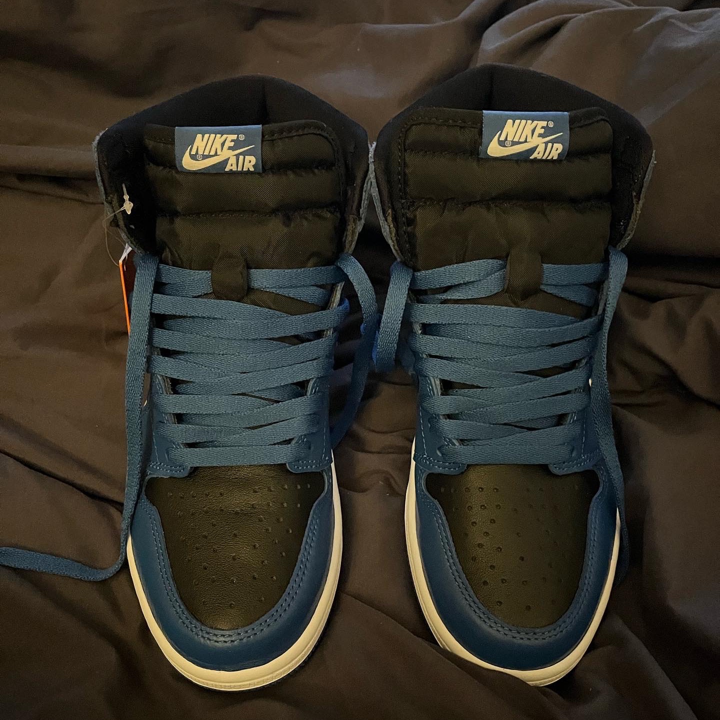 Jordan 1 Retro High OG Dark Marina Blue 착용 스타일 - 2