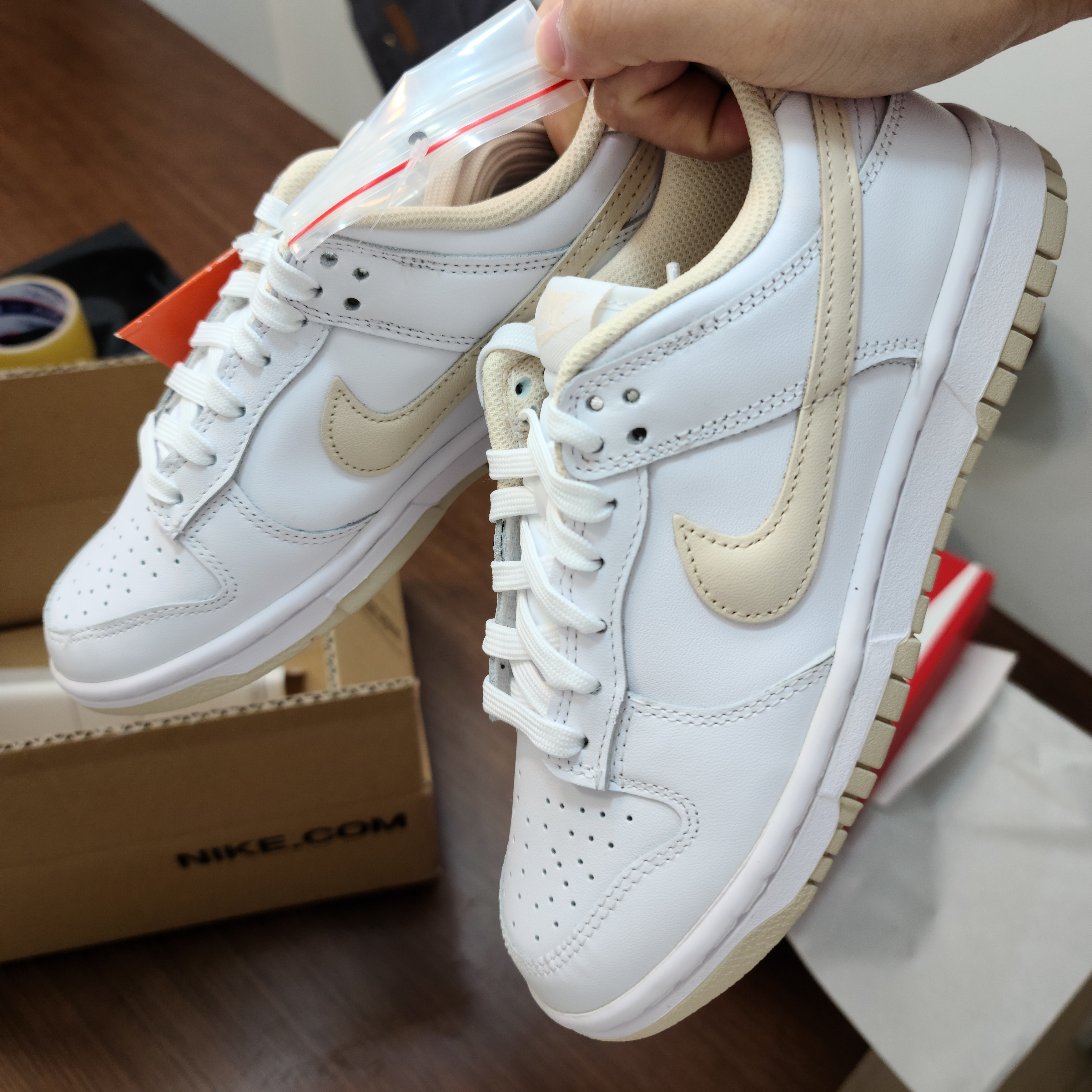 (W) Nike Dunk Low Pearl White 착용 스타일