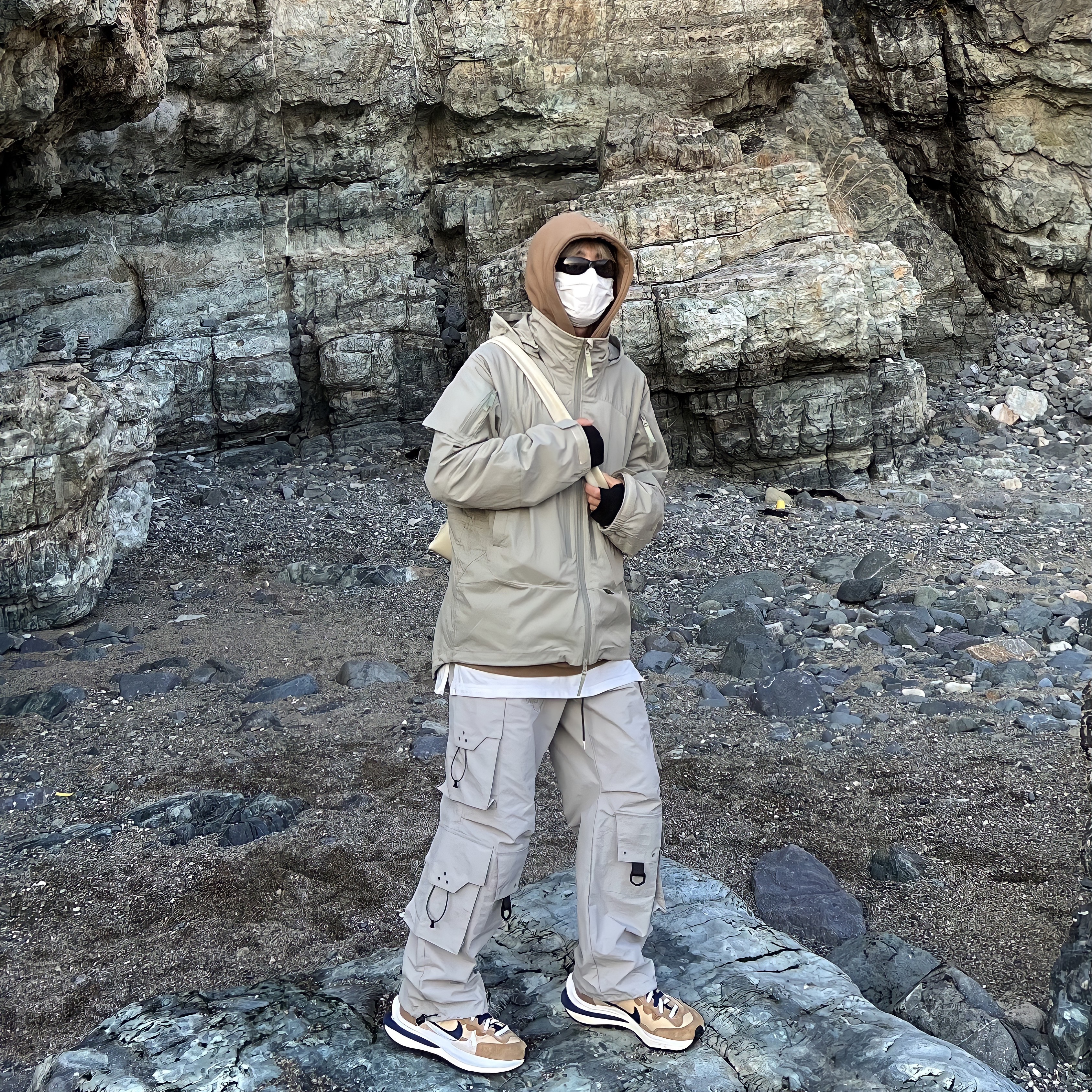 Nike x Sacai VaporWaffle Sesame and Blue Void 착용 스타일 - 1
