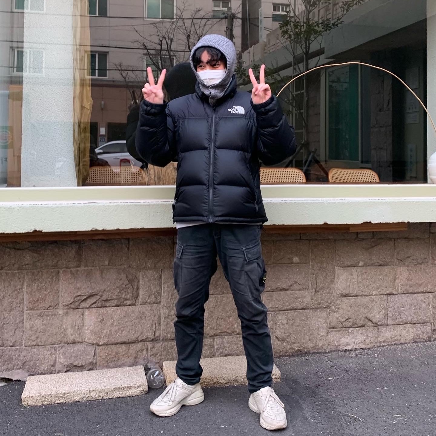 The North Face 1996 Eco Nuptse Jacket Black, Gucci Rhyton Leather Sneakers Distressed Ivory 착용 스타일