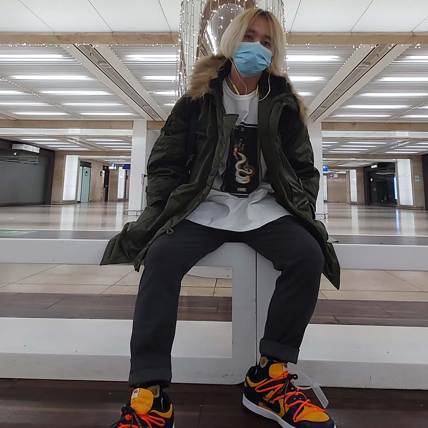 Nike x Off-White Dunk Low University Gold Midnight Navy 착용 스타일
