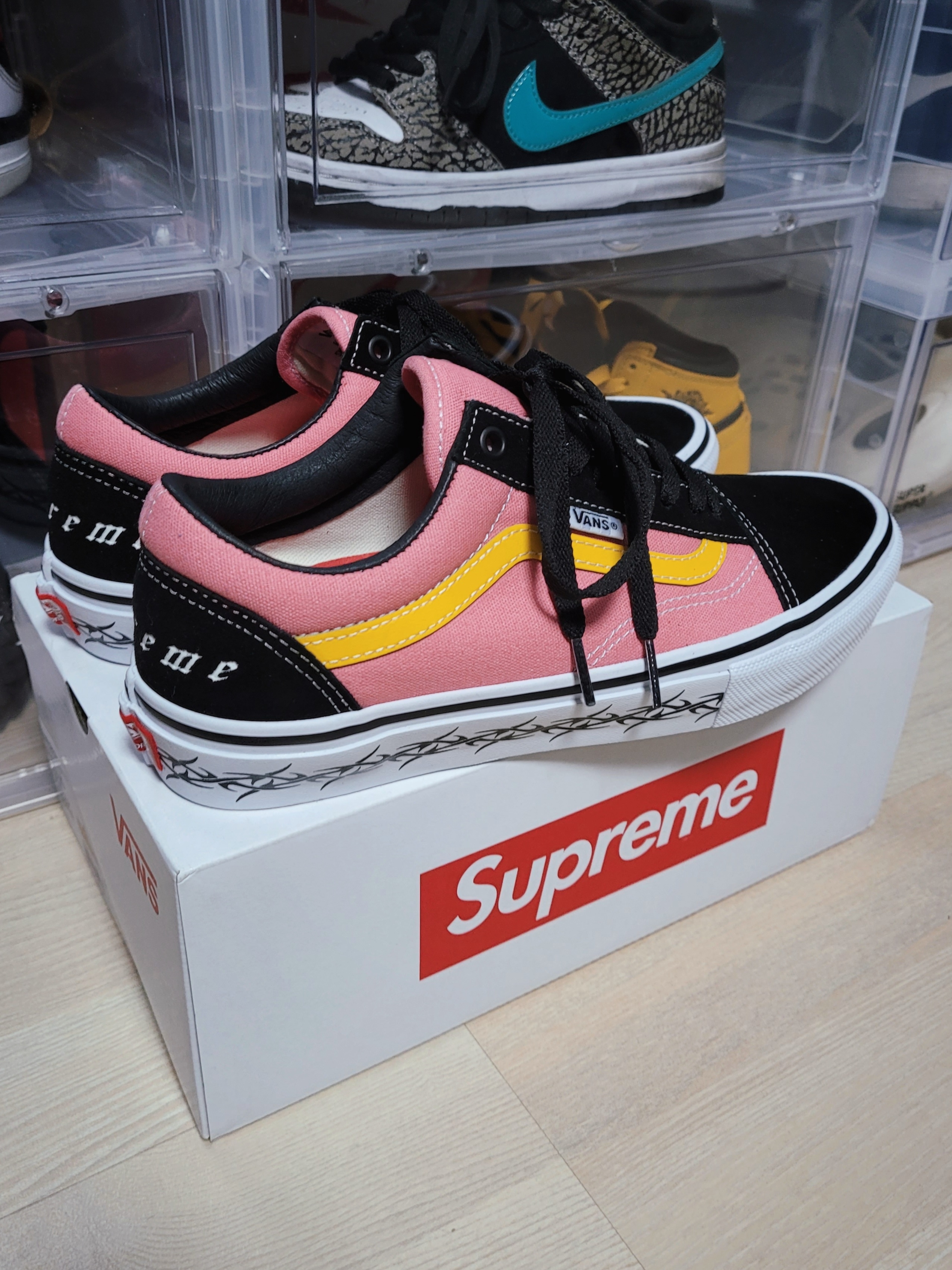 Nike x Supreme Air Force 1 Low Flax, Nike x Supreme Air Force 1 Low Black 착용 스타일 - 2