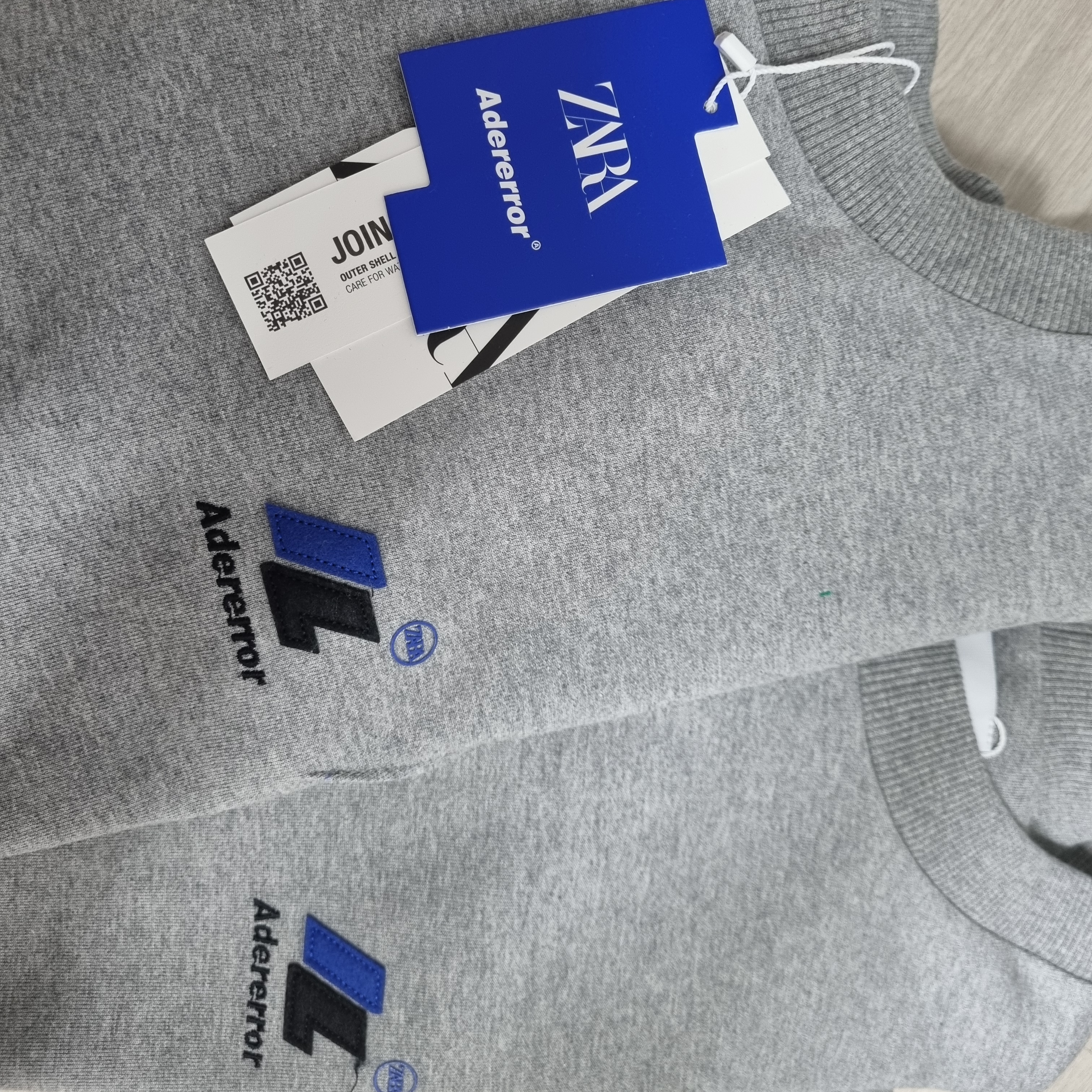 Zara x Ader Error Oversize Sweatshirt Grey 착용 스타일