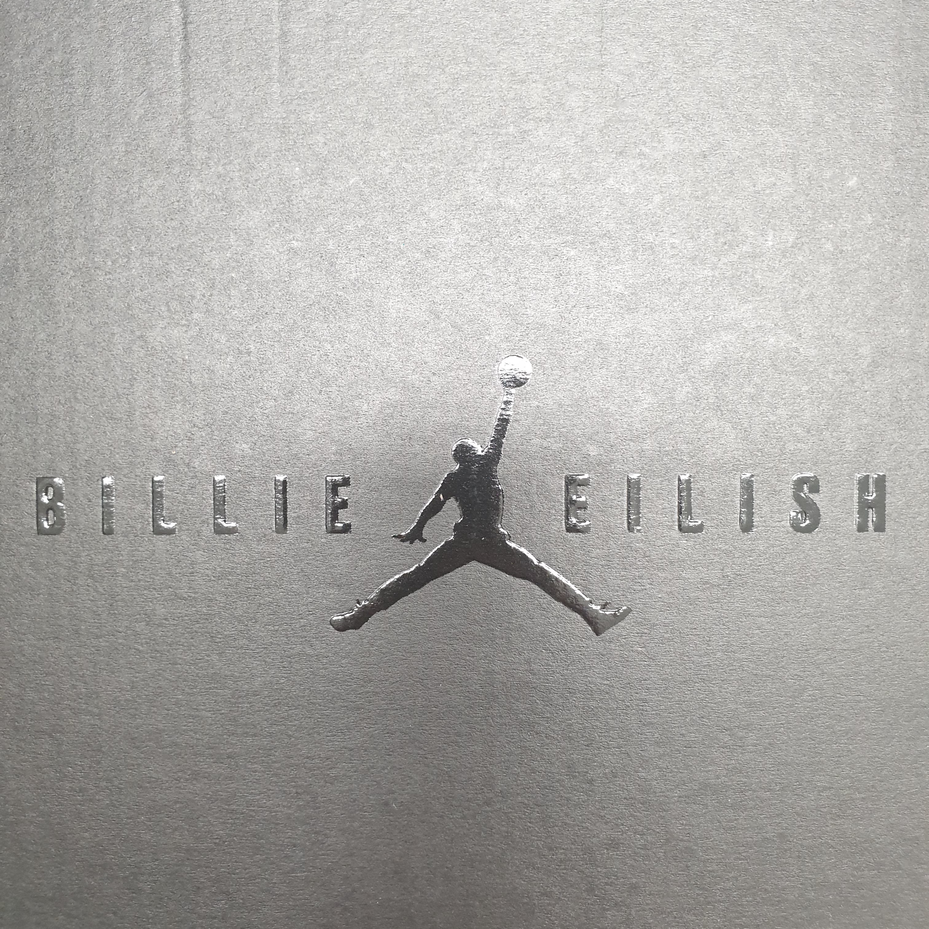 (W) Jordan 15 x Billie Eilish Retro SP Beige 착용 스타일 - 5