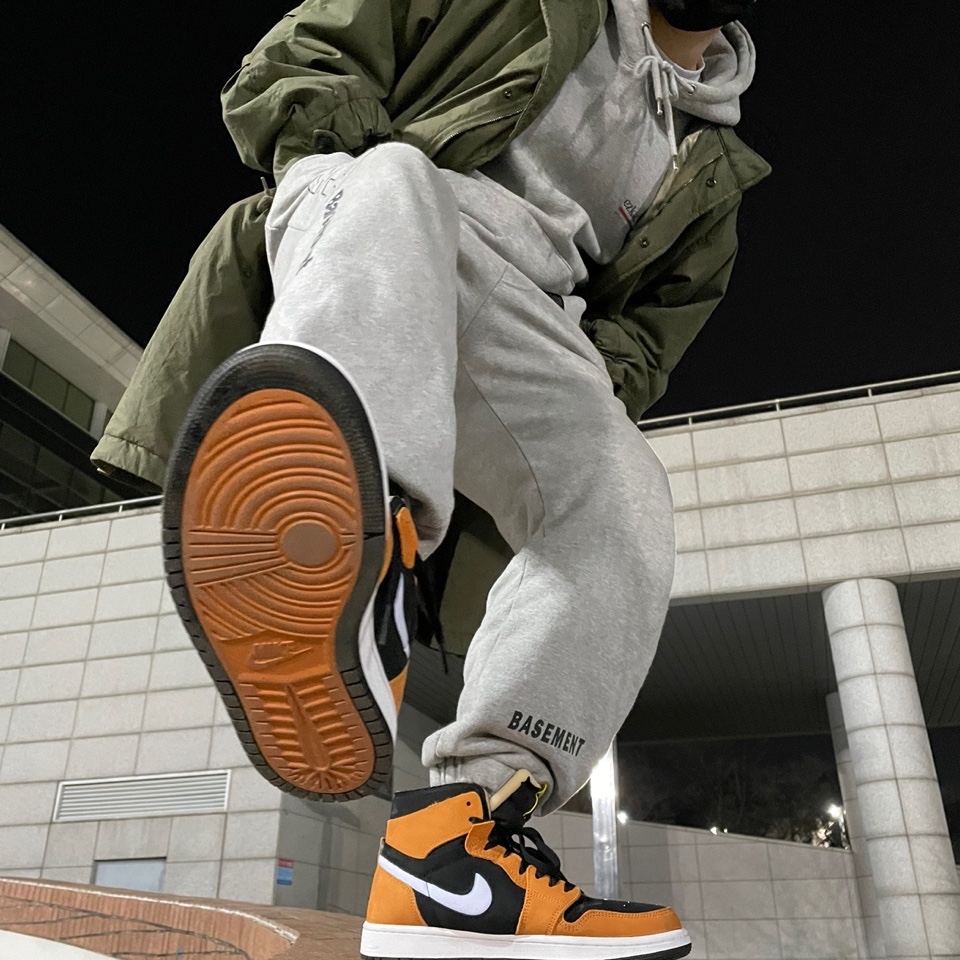 Jordan 1 Zoom Air CMFT Monarch Orange 착용 스타일