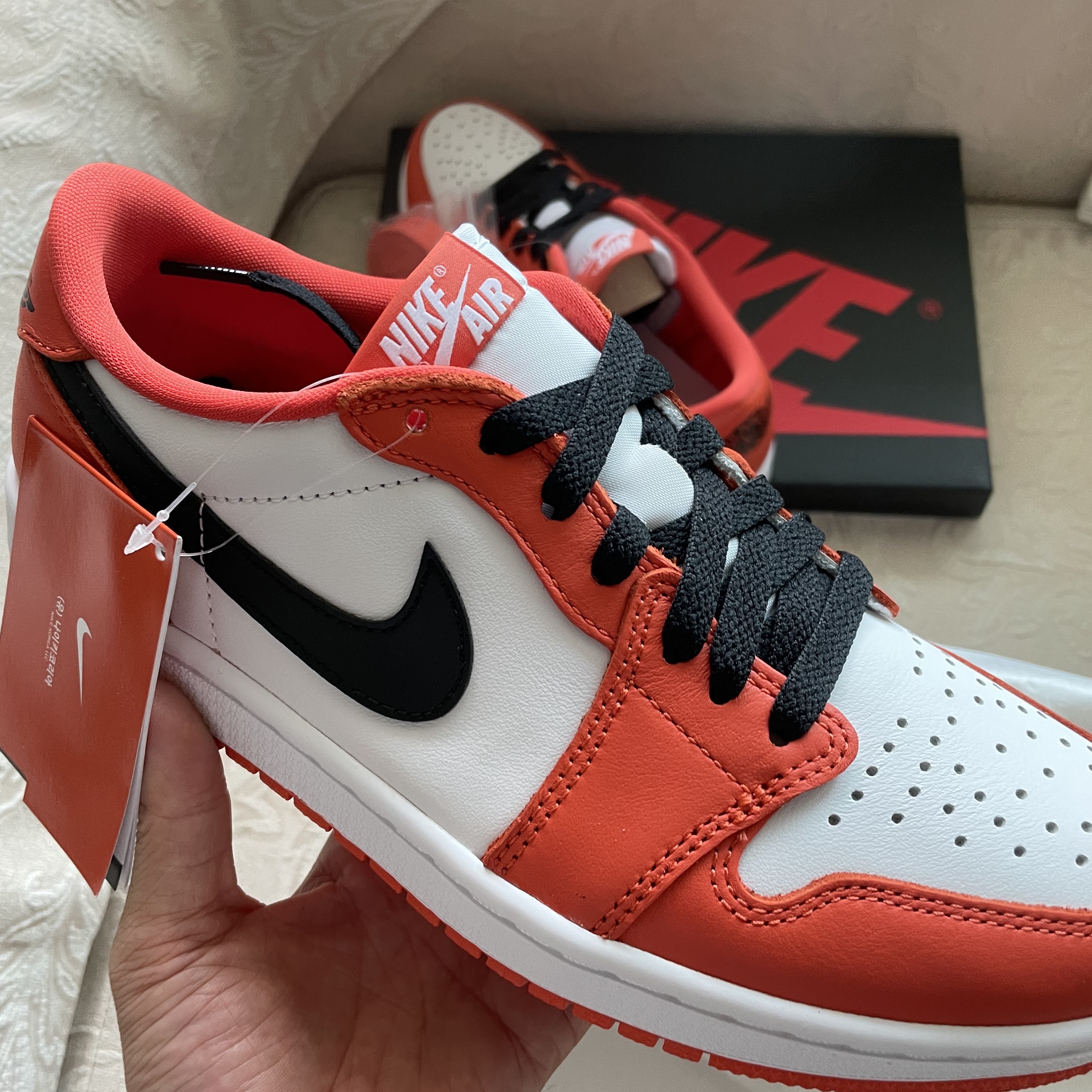 Jordan 1 Low OG Starfish 착용 스타일 - 1