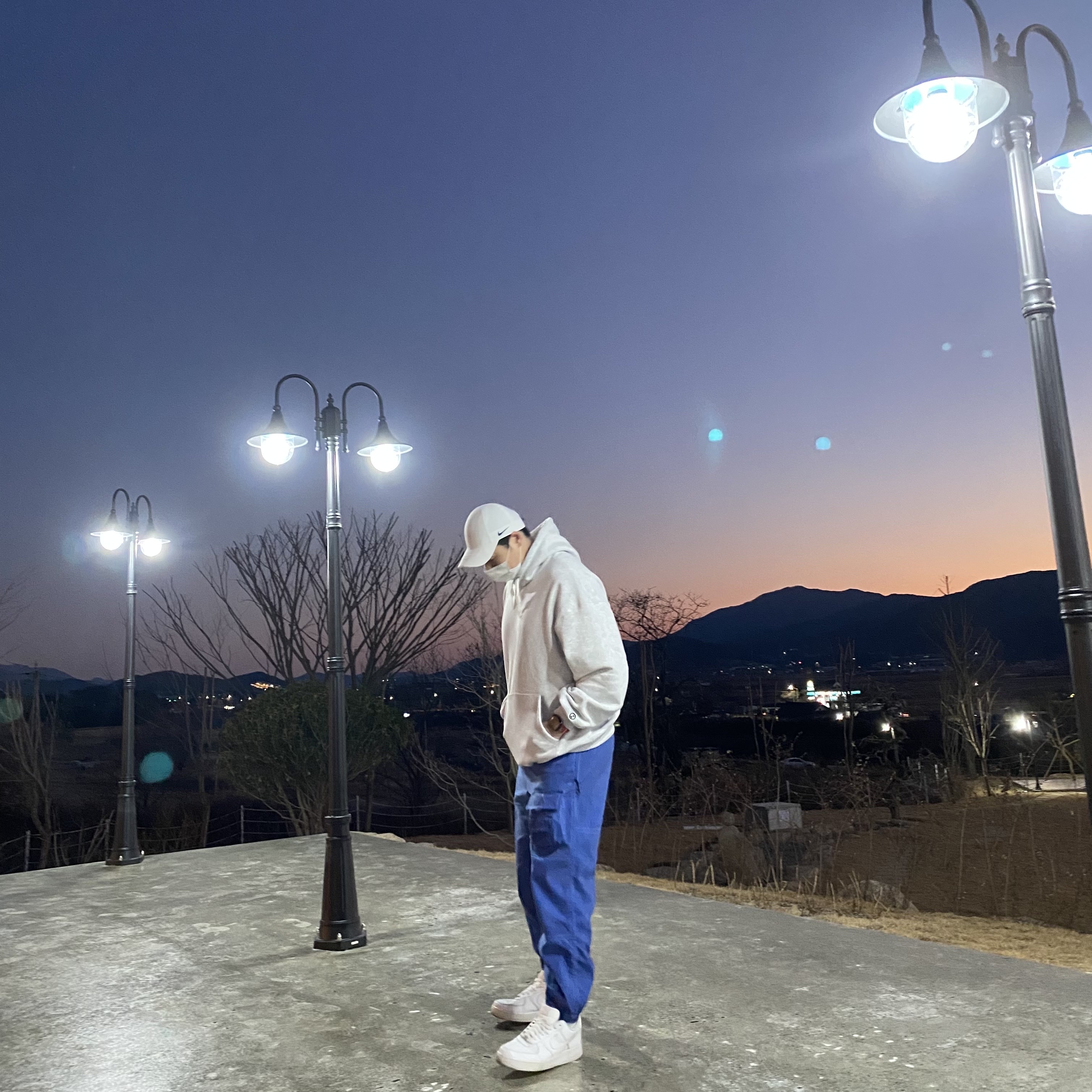 Nike Air Force 1 '07 Low White, Nike ACG Watchman Peak Pants Blue Void - Asia 착용 스타일 - 4