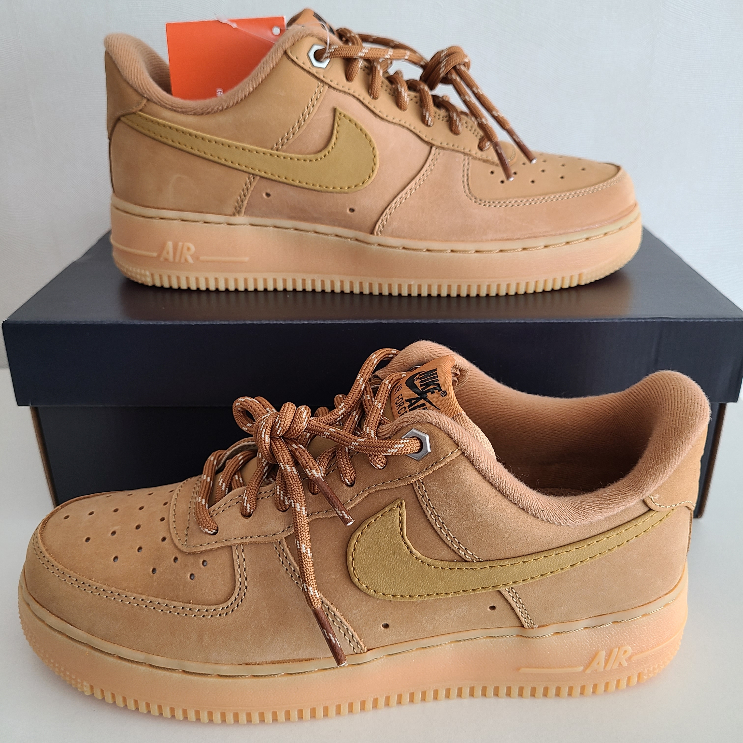 Nike Air Force 1 '07 WB Flax 착용 스타일