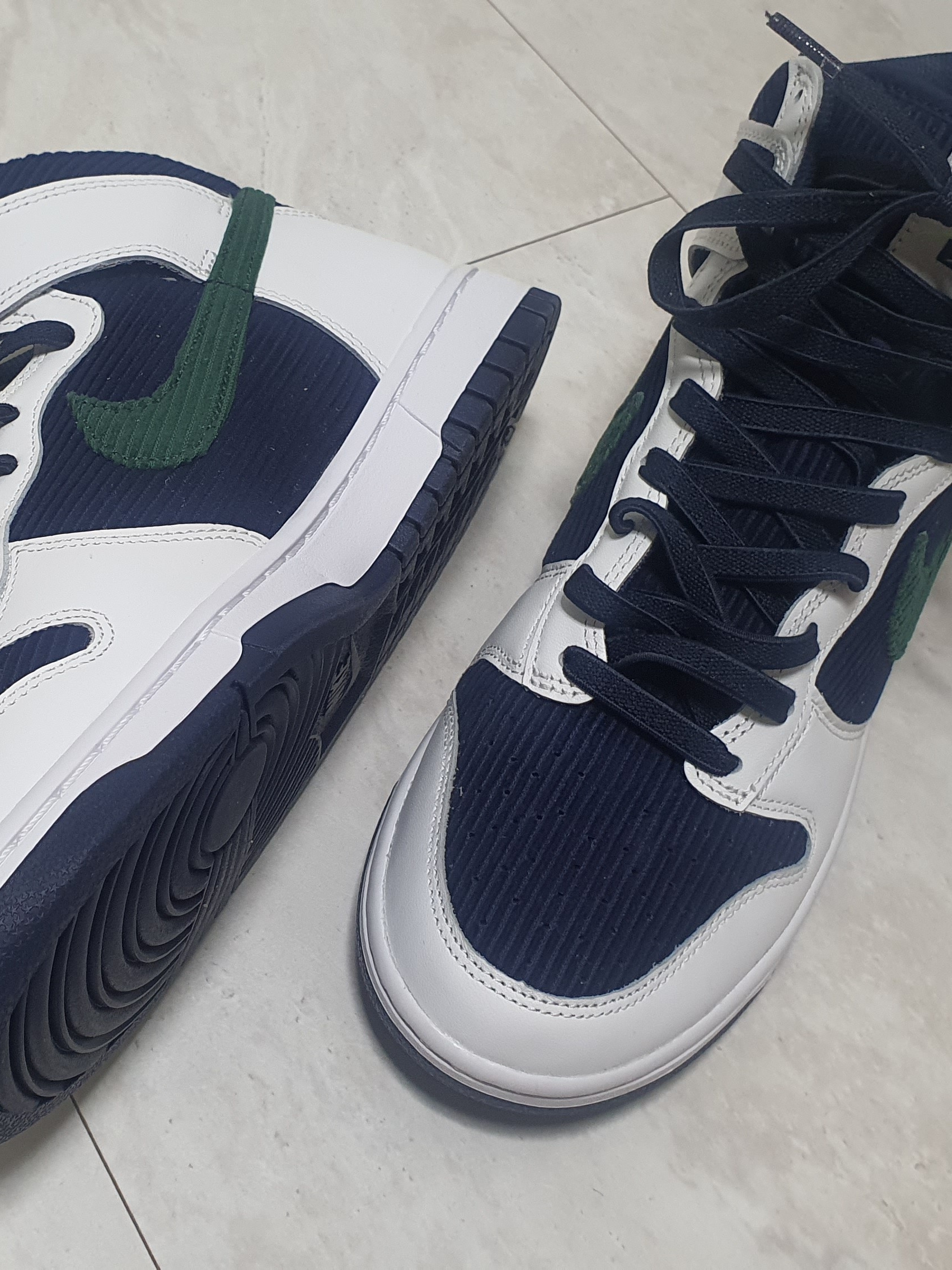 Nike Dunk High PRM EMB College Navy 착용 스타일 - 4