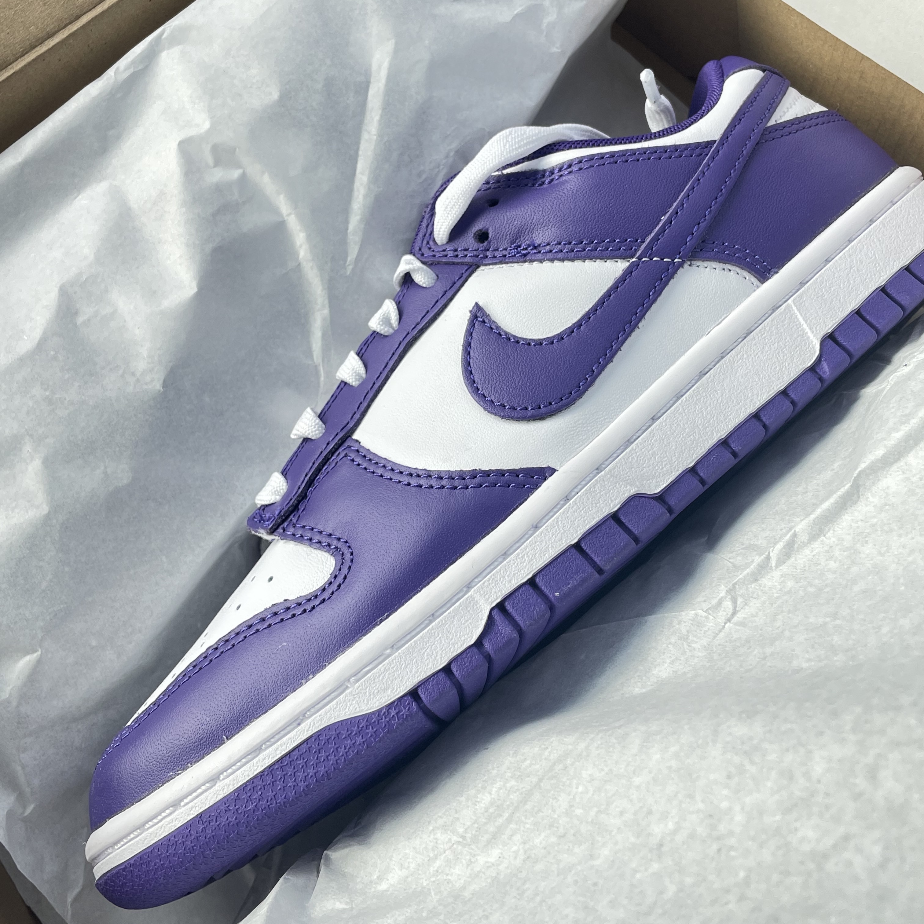 Nike Dunk Low Retro Championship Court Purple 착용 스타일