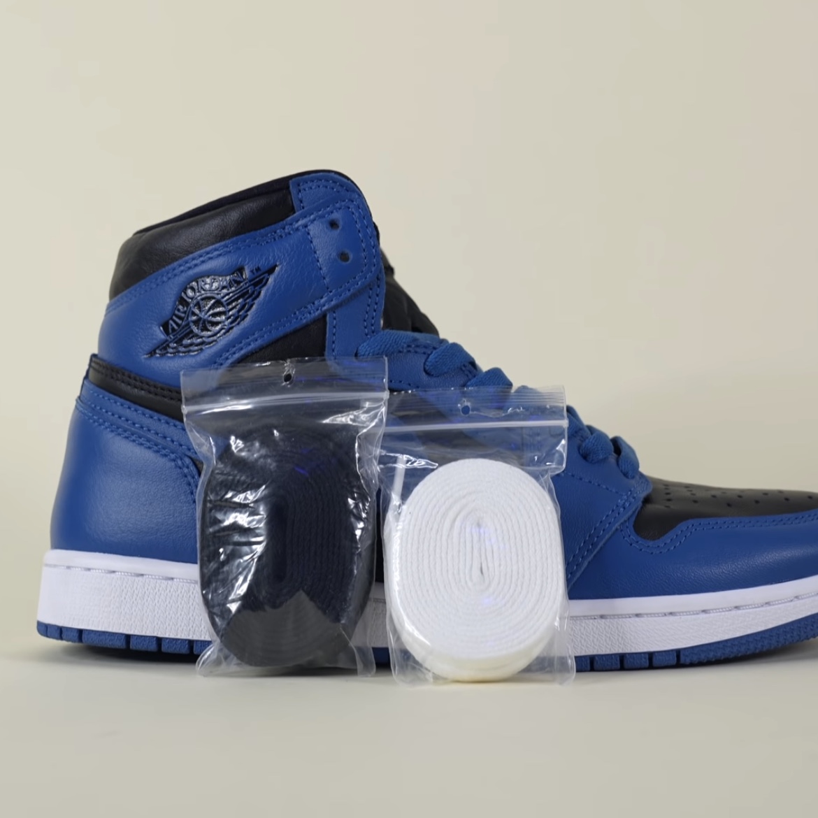 Jordan 1 Retro High OG Dark Marina Blue 착용 스타일