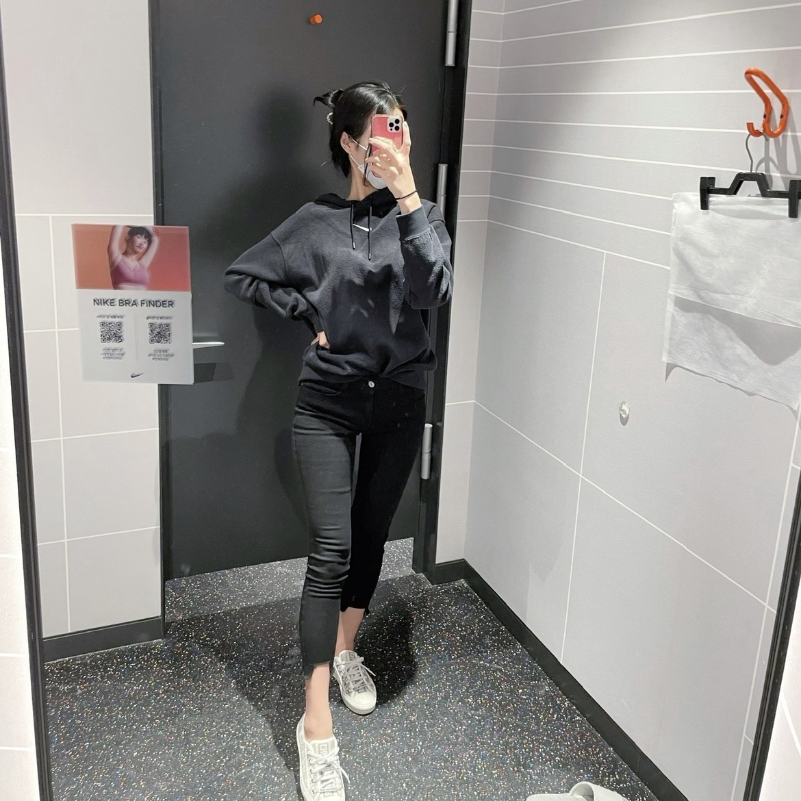 Dior B23 Low Dior Oblique White & Black, Nike NSW Swoosh Therma-Fit Bomber Black - Asia 착용 스타일