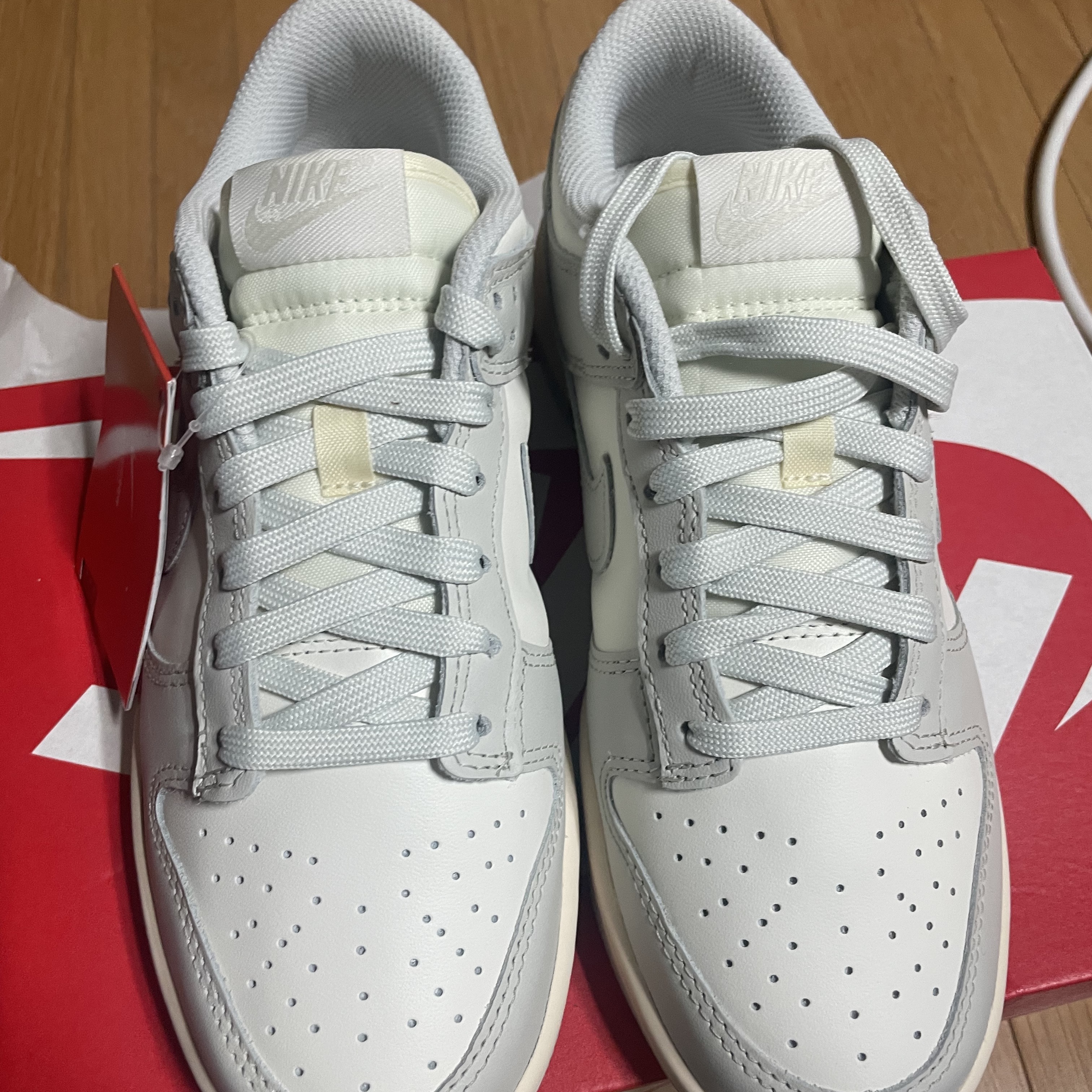 (W) Nike Dunk Low Light Bone 착용 스타일 - 1