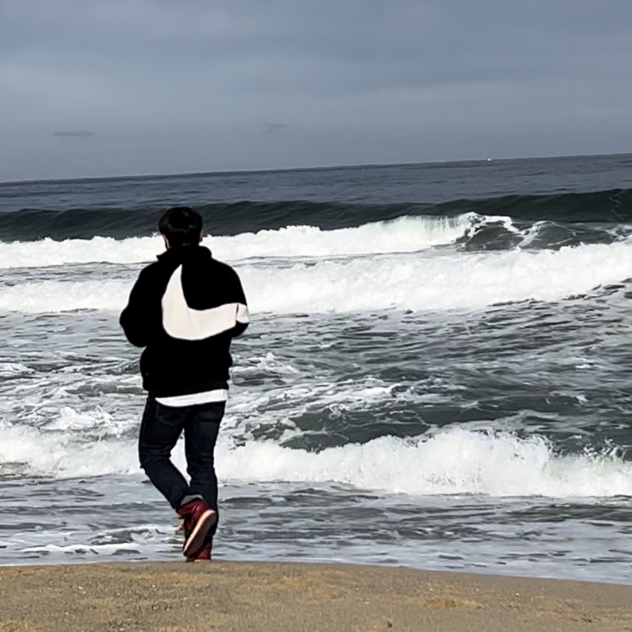 Jordan 1 Retro High OG Bred Banned 2016, Nike Big Swoosh Full Zip Jacket Black Sail 착용 스타일