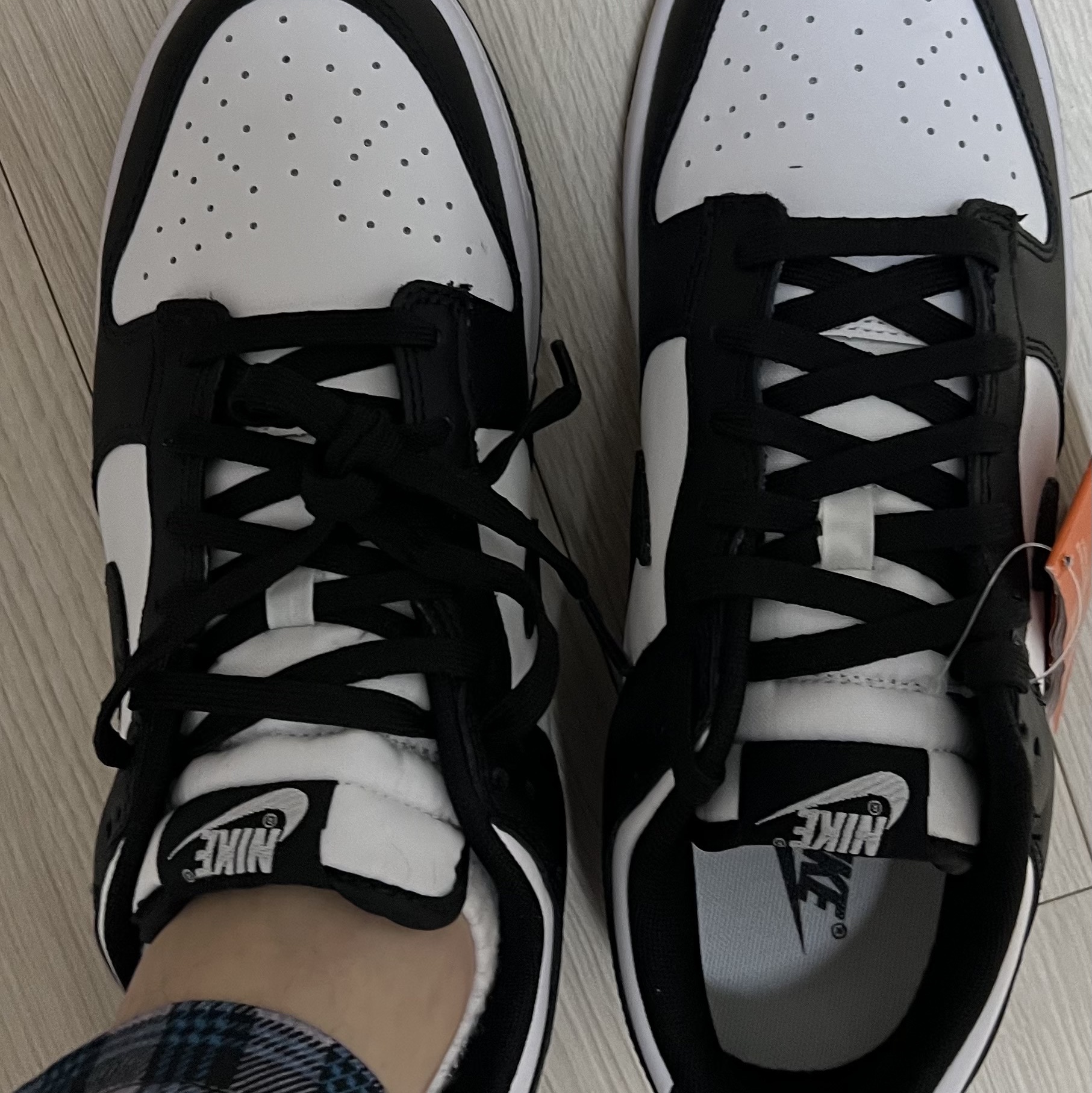 Nike Dunk Low Retro Black 착용 스타일