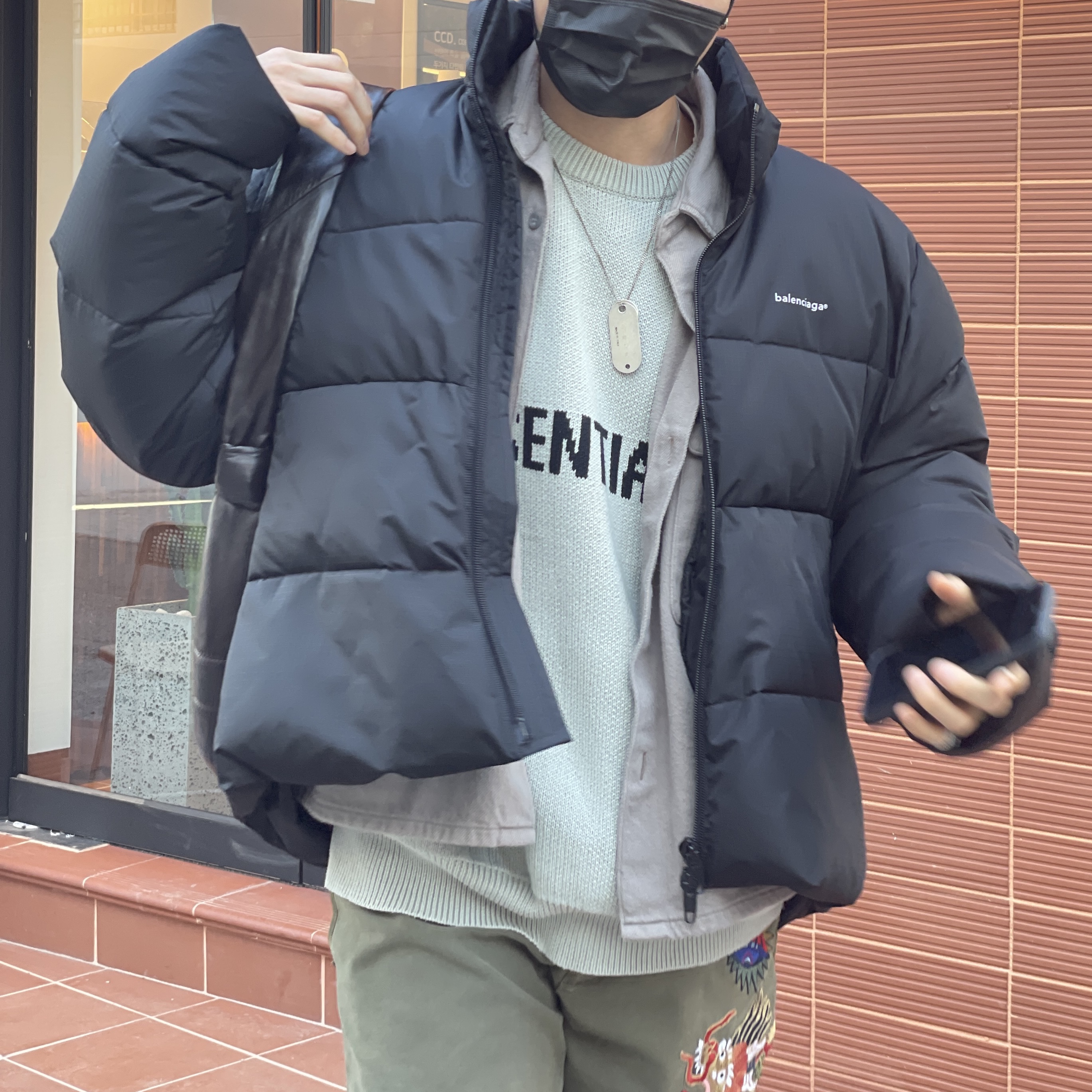 Essentials Knit Pullover Sweater Concrete - Ssense Exclusive 착용 스타일 - 2