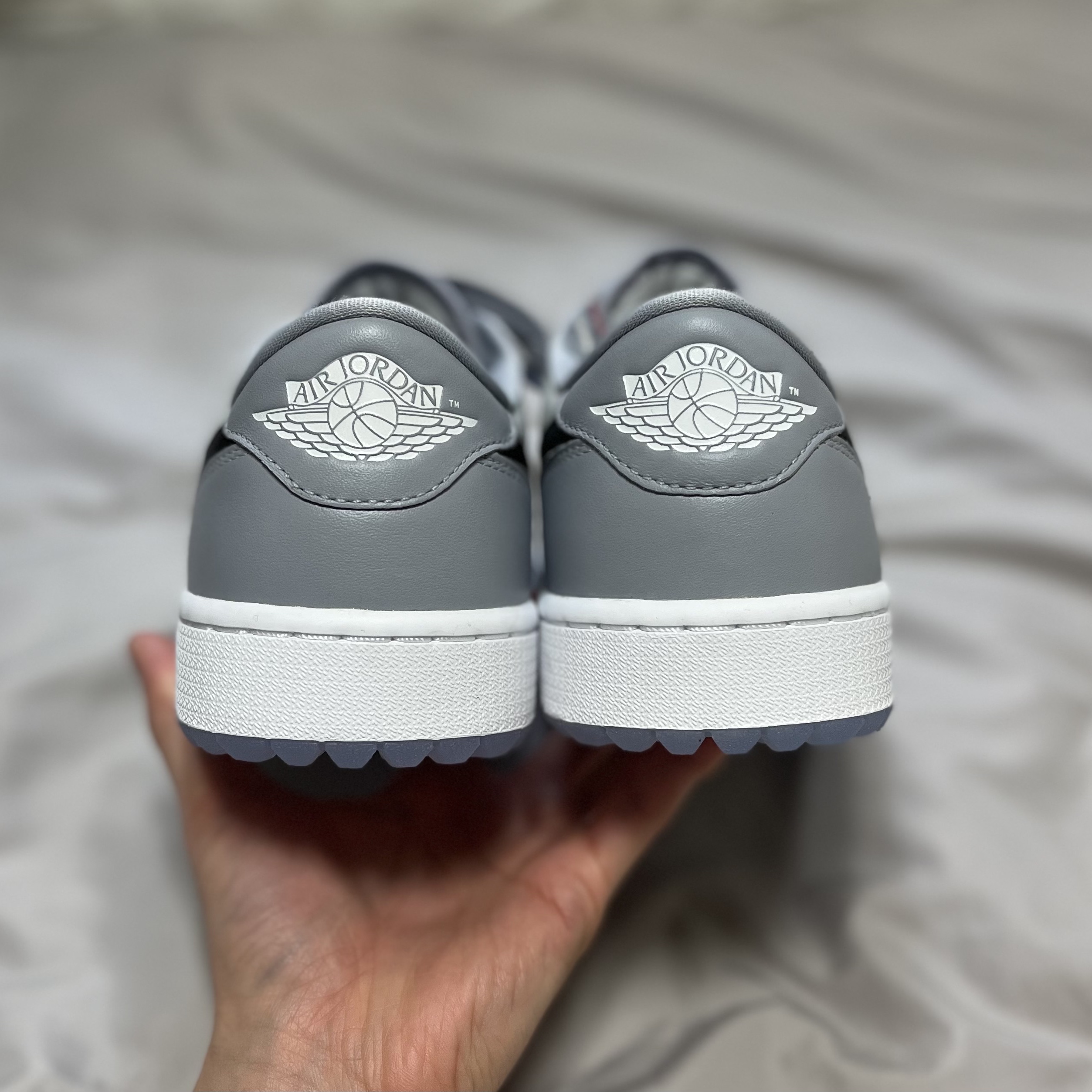 Jordan 1 Low Golf Wolf Grey 착용 스타일 - 2