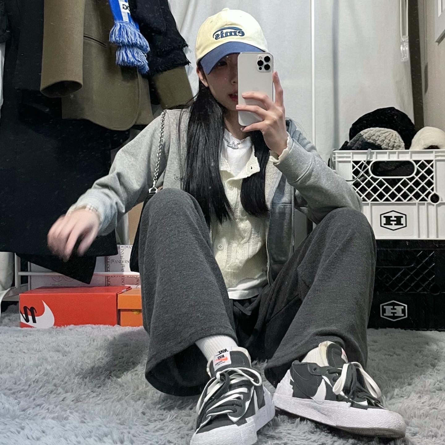 Nike x Sacai Blazer Low Iron Grey 착용 스타일