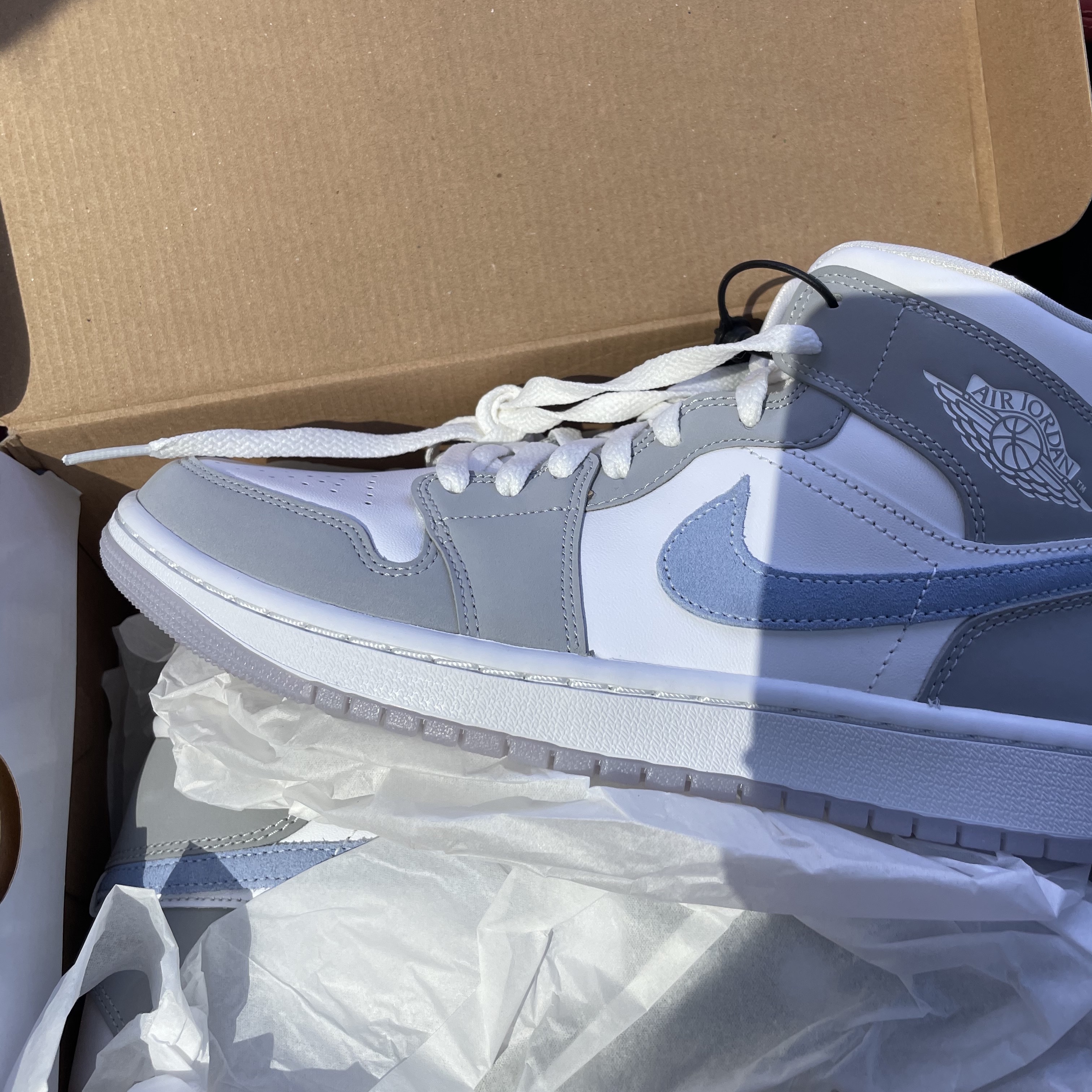 (W) Jordan 1 Mid Wolf Grey 착용 스타일 - 1