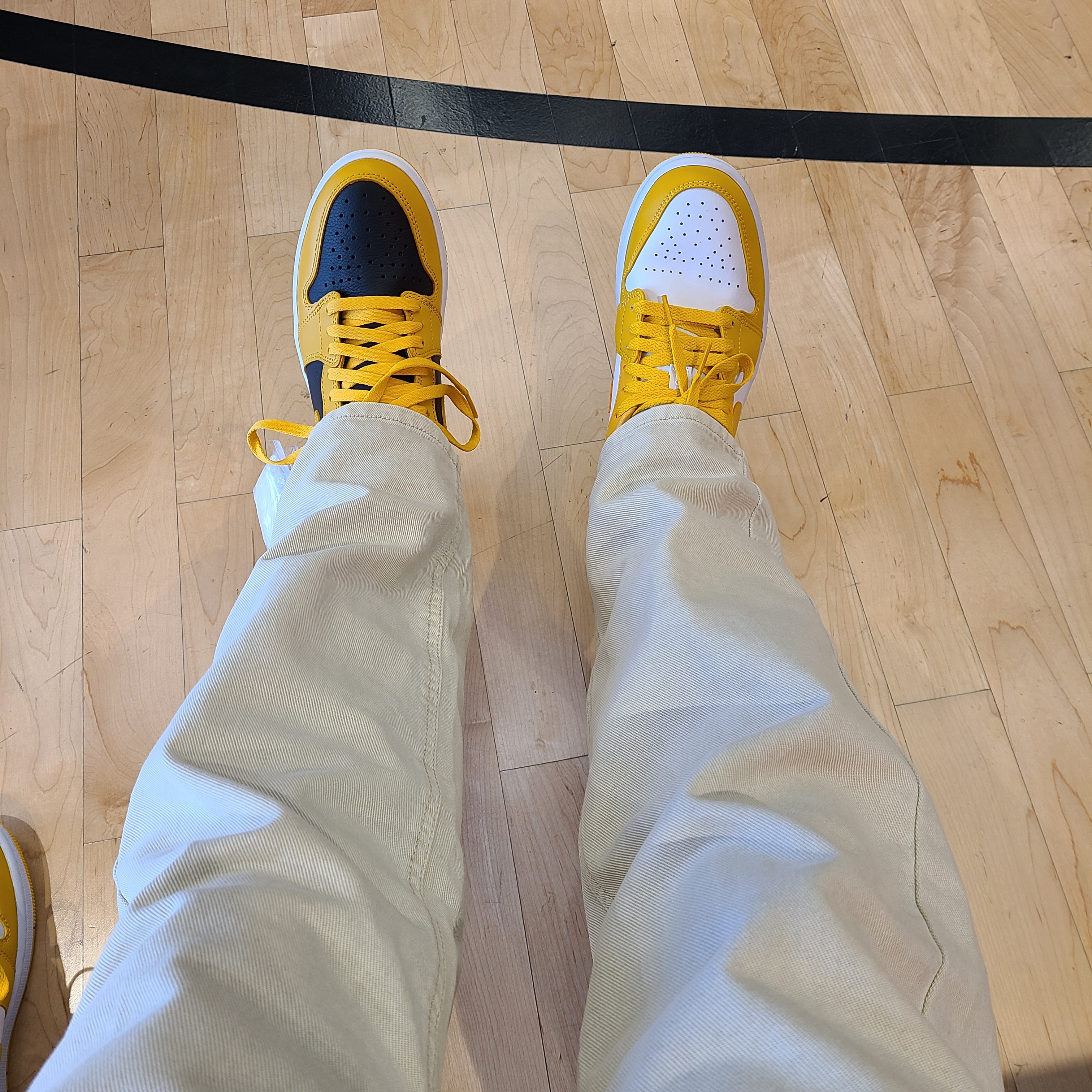 Jordan 1 Retro High OG Pollen, Jordan 1 Low Pollen 착용 스타일