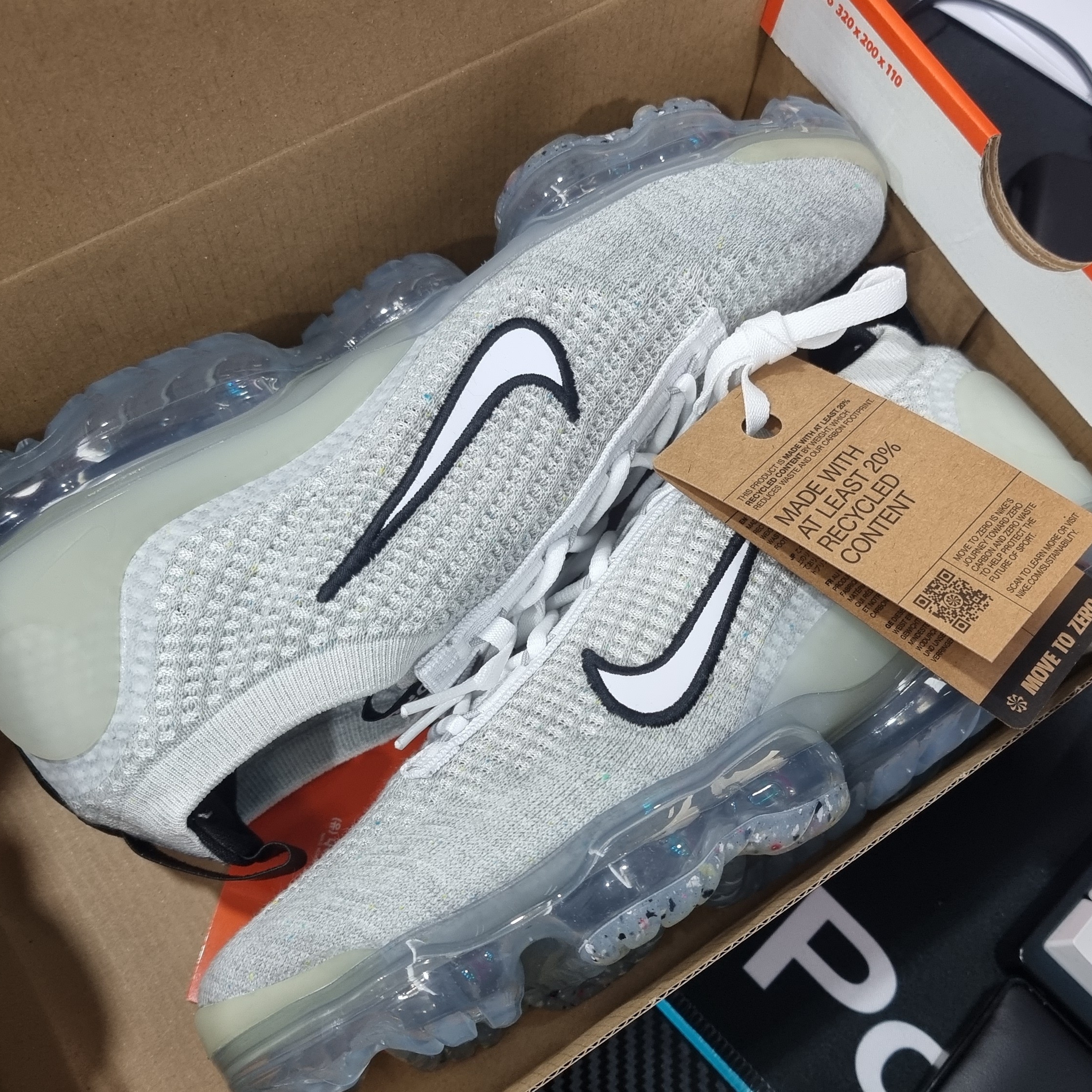 Nike Air VaporMax 2021 Flyknit White 착용 스타일