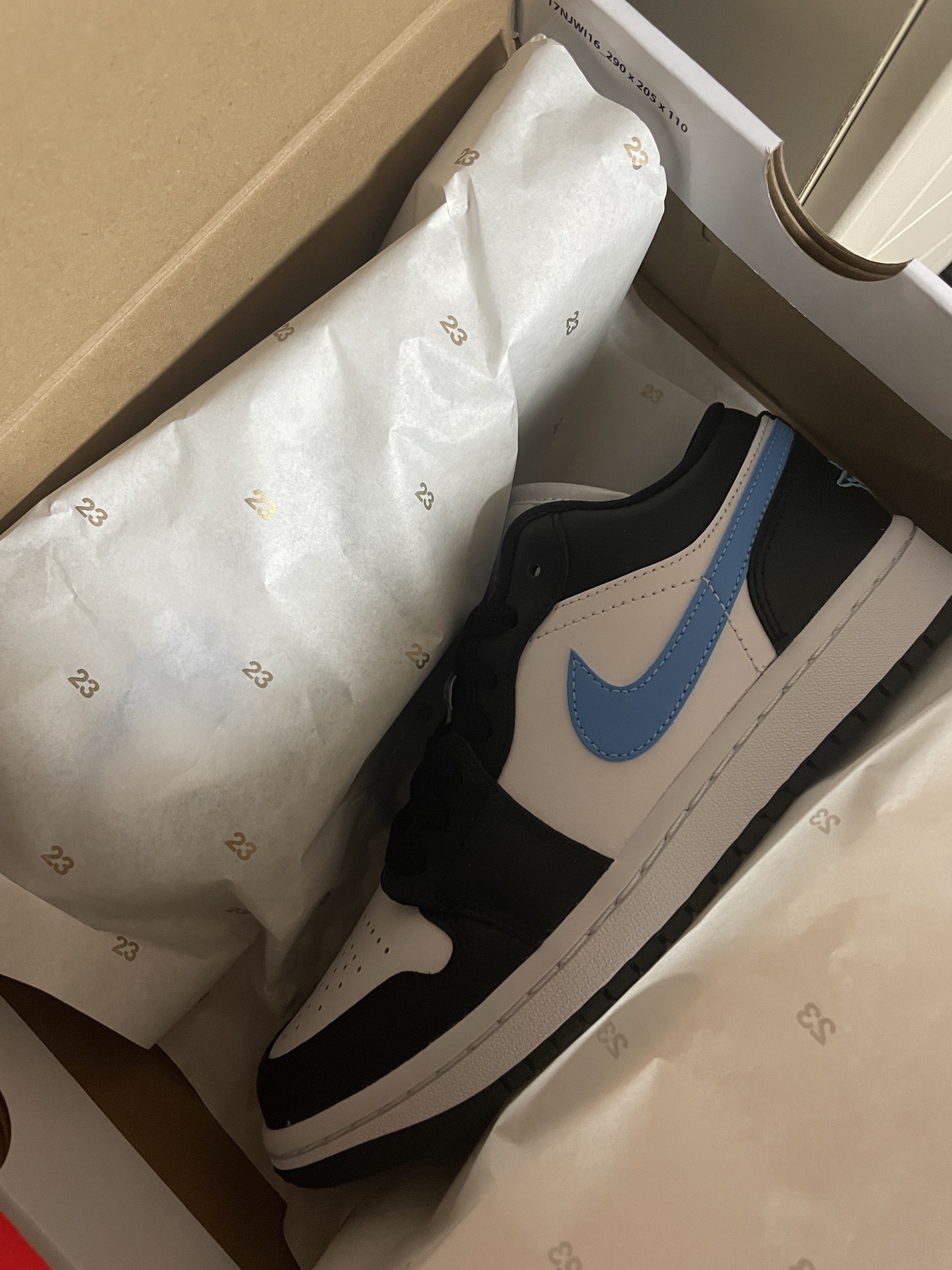 (W) Jordan 1 Low Black University Blue 착용 스타일
