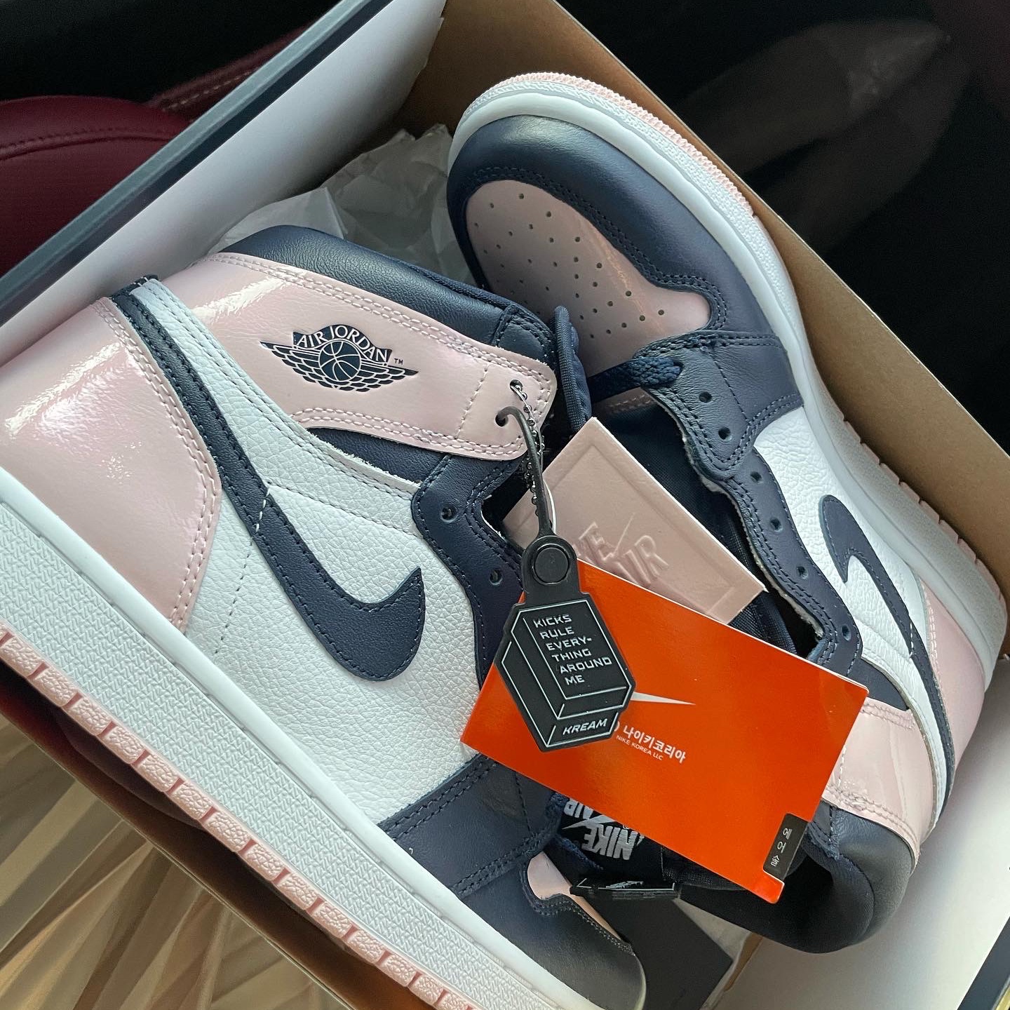 (W) Jordan 1 Retro High OG Atmosphere 착용 스타일 - 1