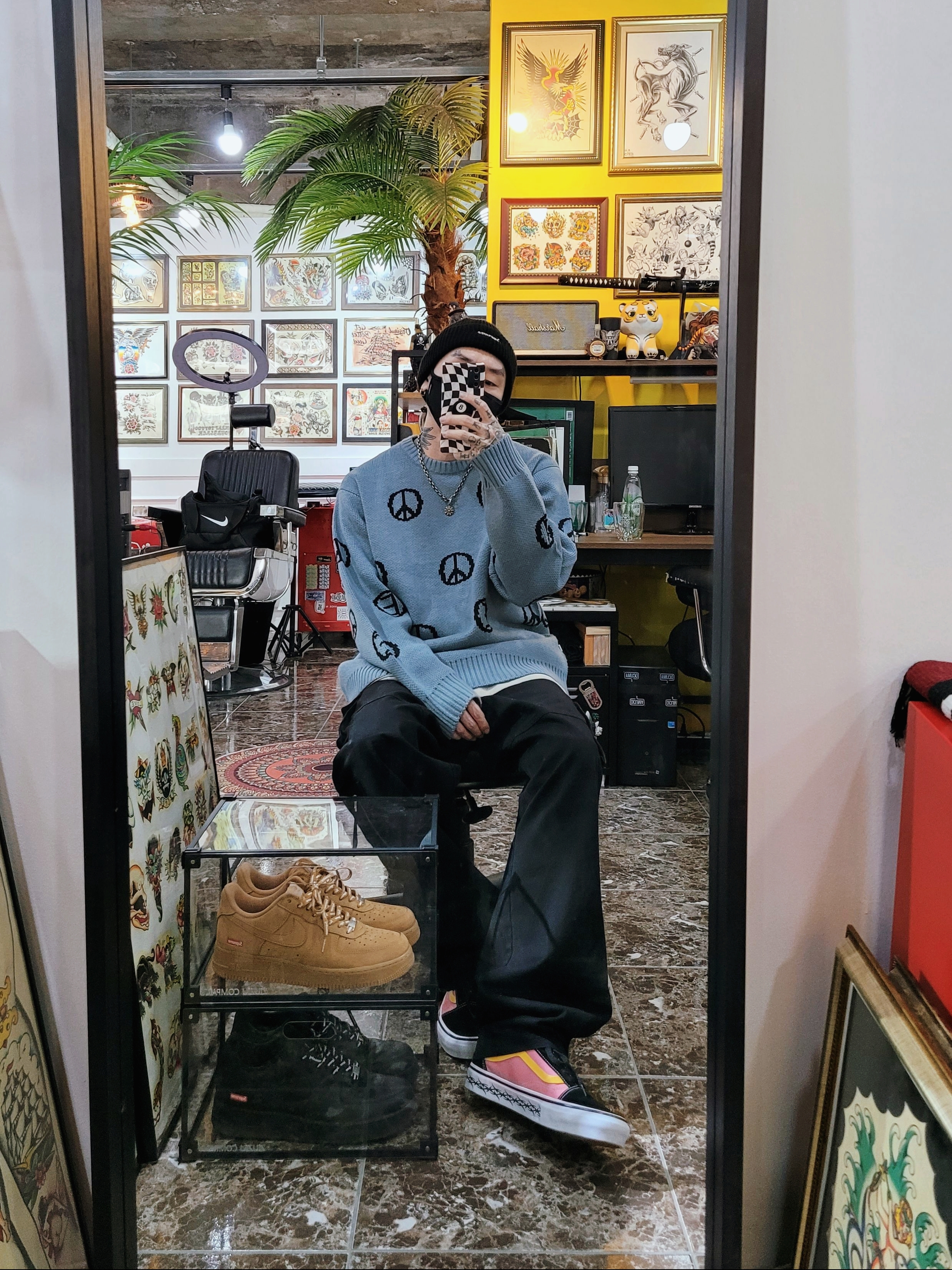 Nike x Supreme Air Force 1 Low Flax, Nike x Supreme Air Force 1 Low Black 착용 스타일 - 1