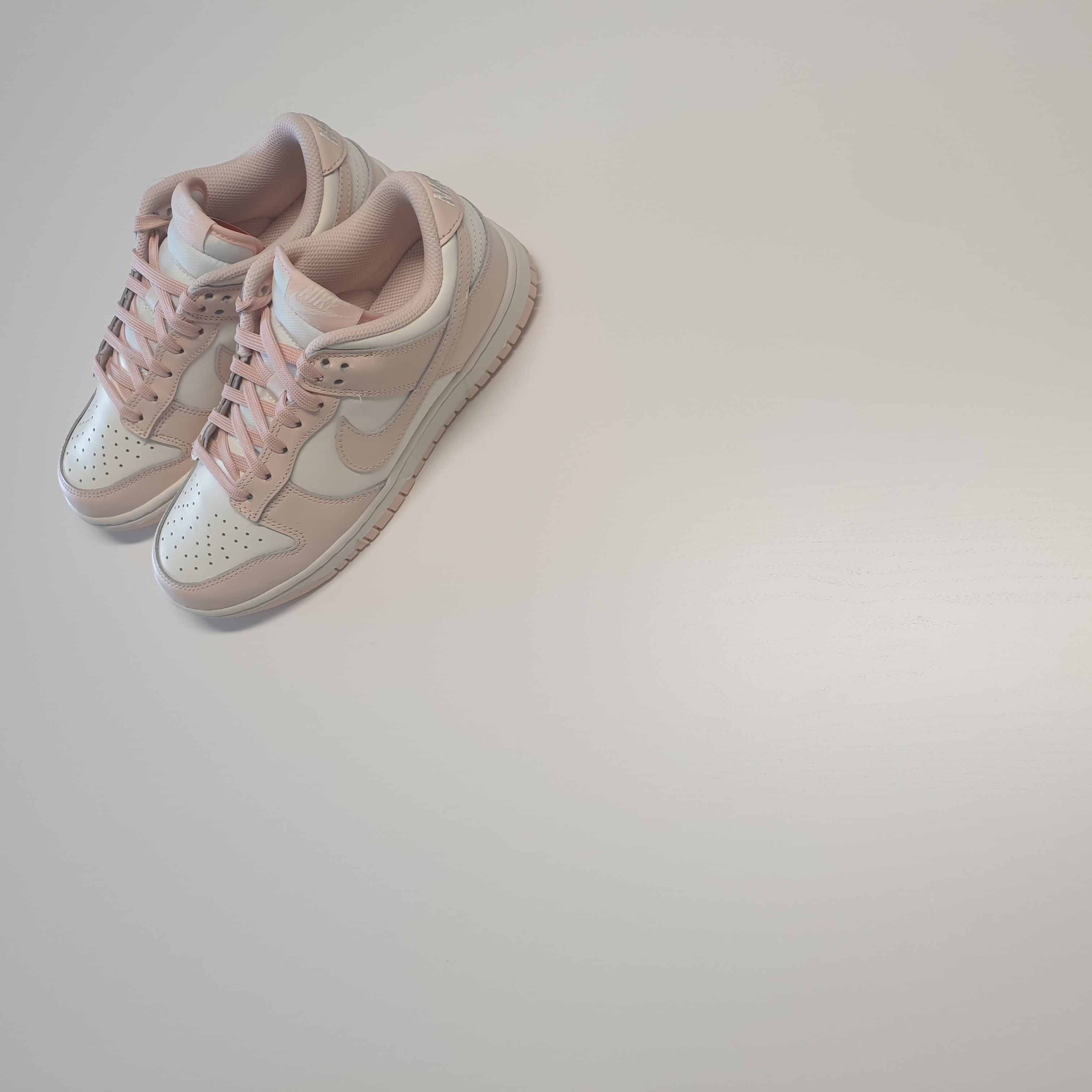 (W) Nike Dunk Low Orange Pearl 착용 스타일 - 2