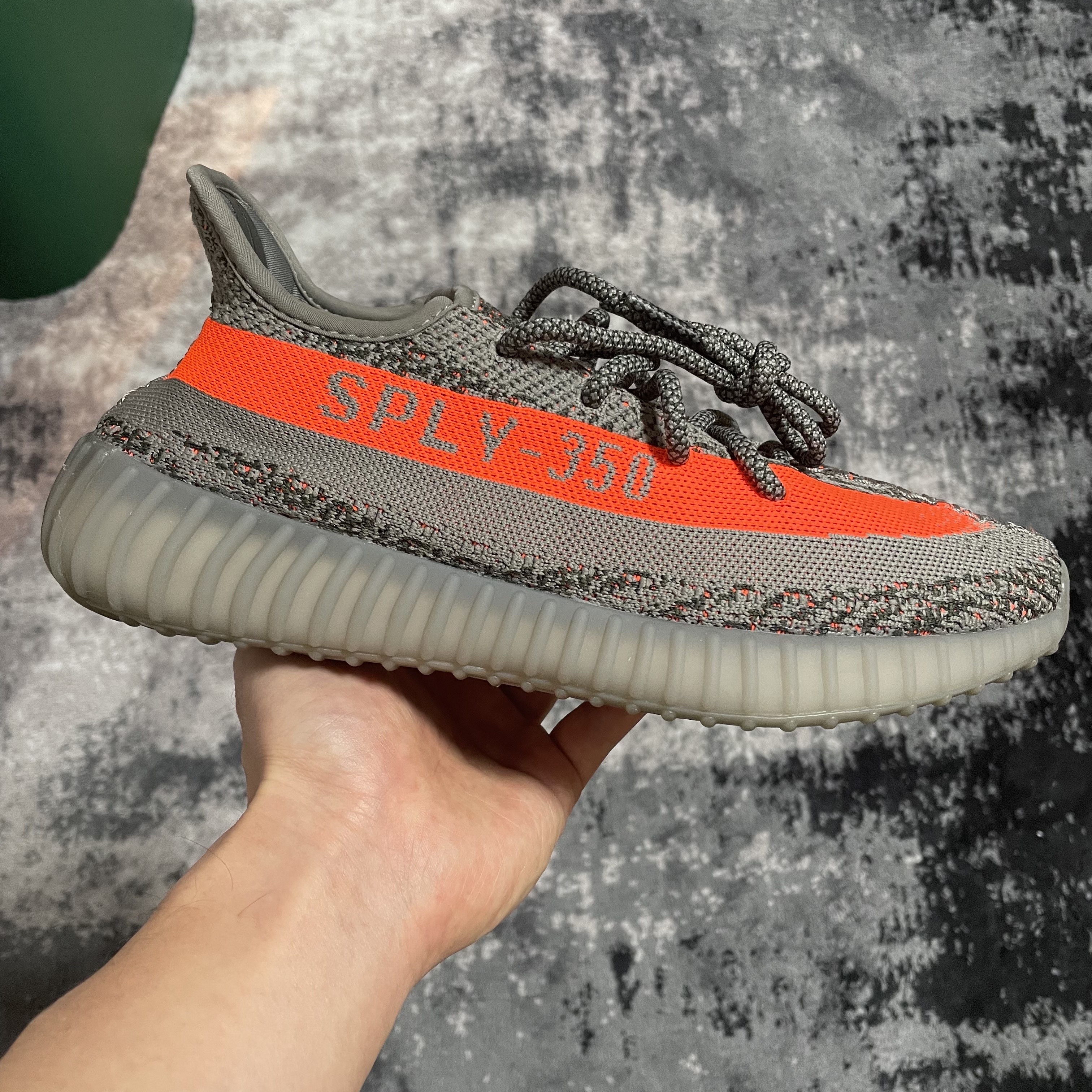 Adidas Yeezy Boost 350 V2 Beluga - Reflective 착용 스타일 - 1
