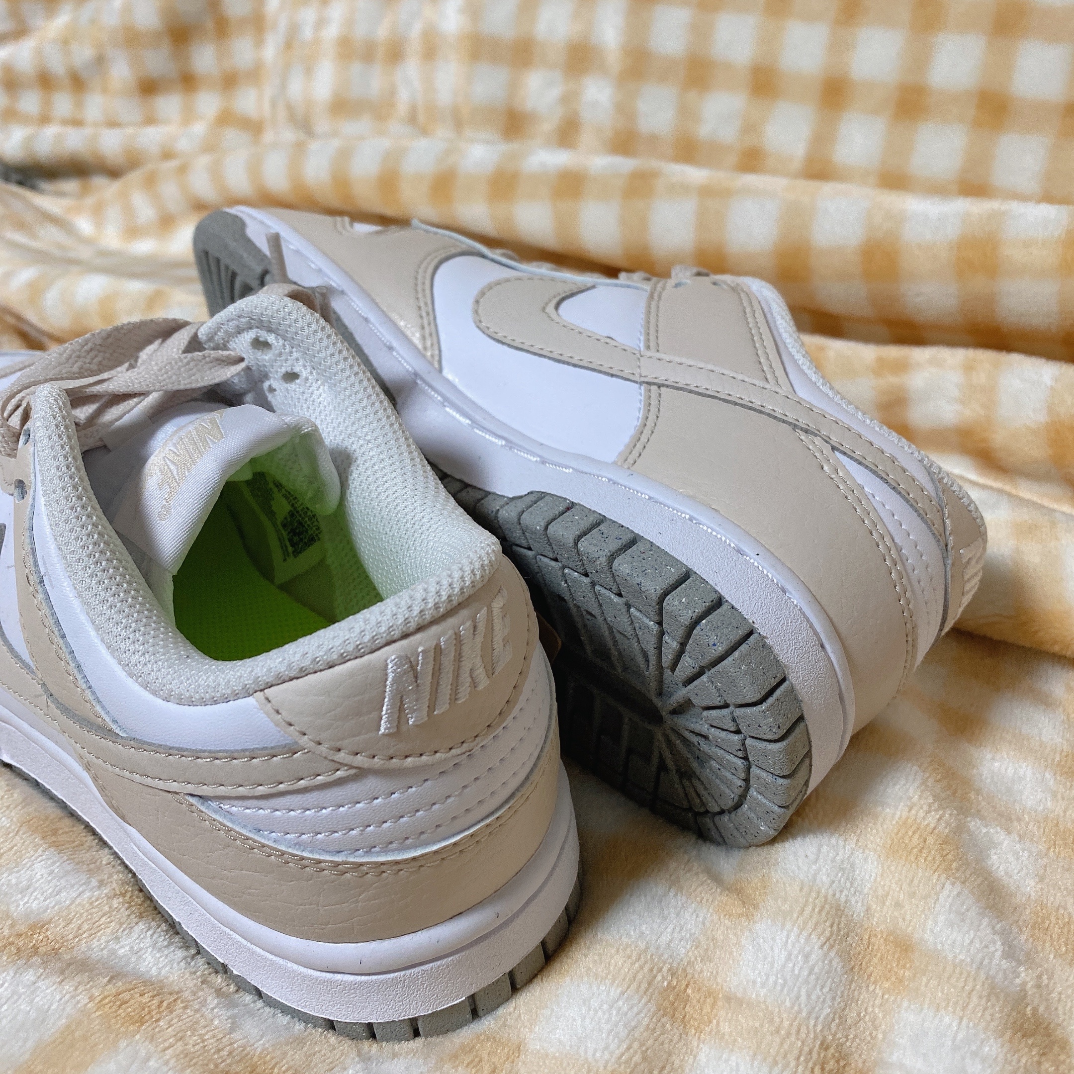 (W) Nike Dunk Low Next Nature Light Orewood Brown 착용 스타일 - 3
