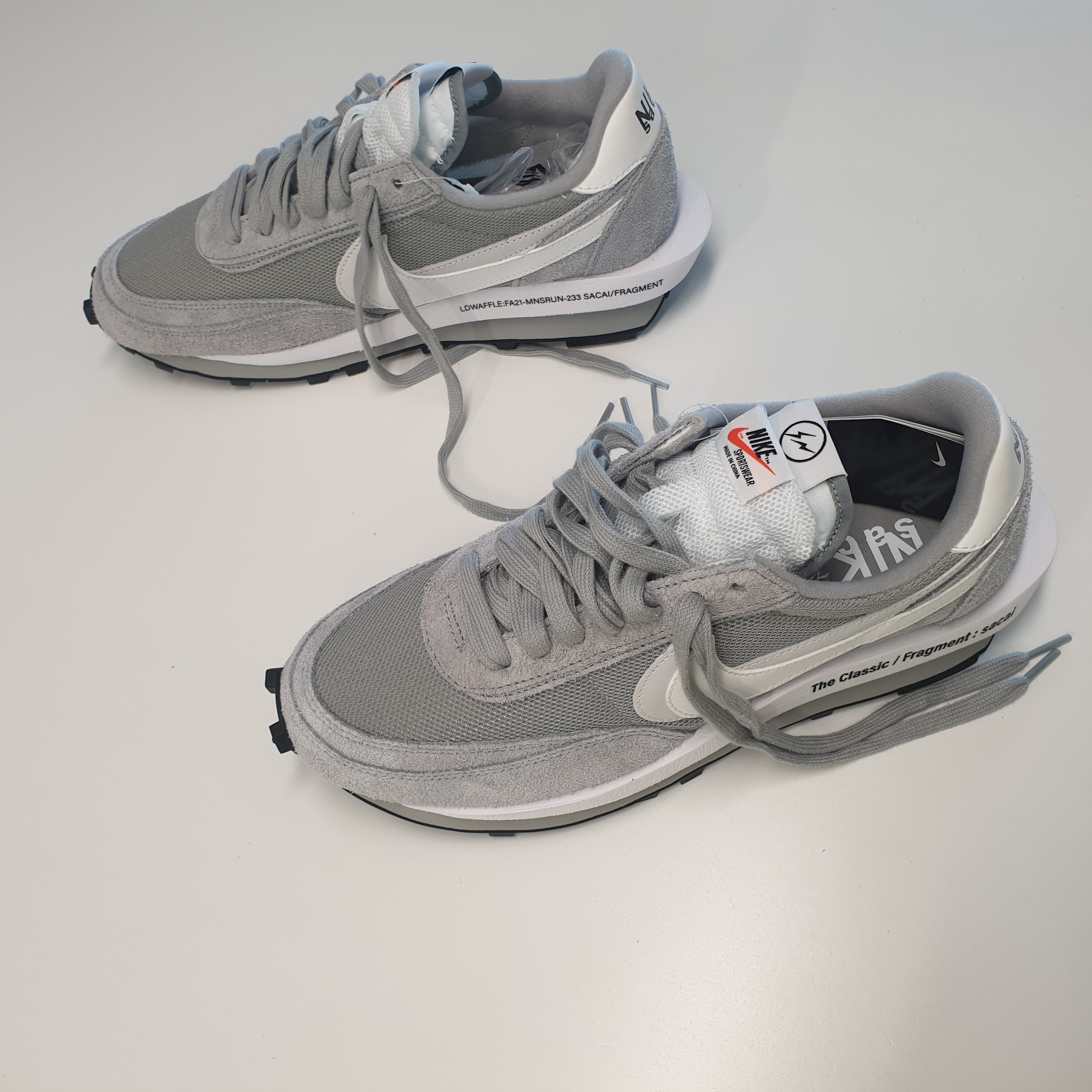 Nike x Sacai x Fragment LDWaffle Light Smoke Grey, Nike x Sacai x Fragment LDWaffle Blackened Blue 착용 스타일 - 4