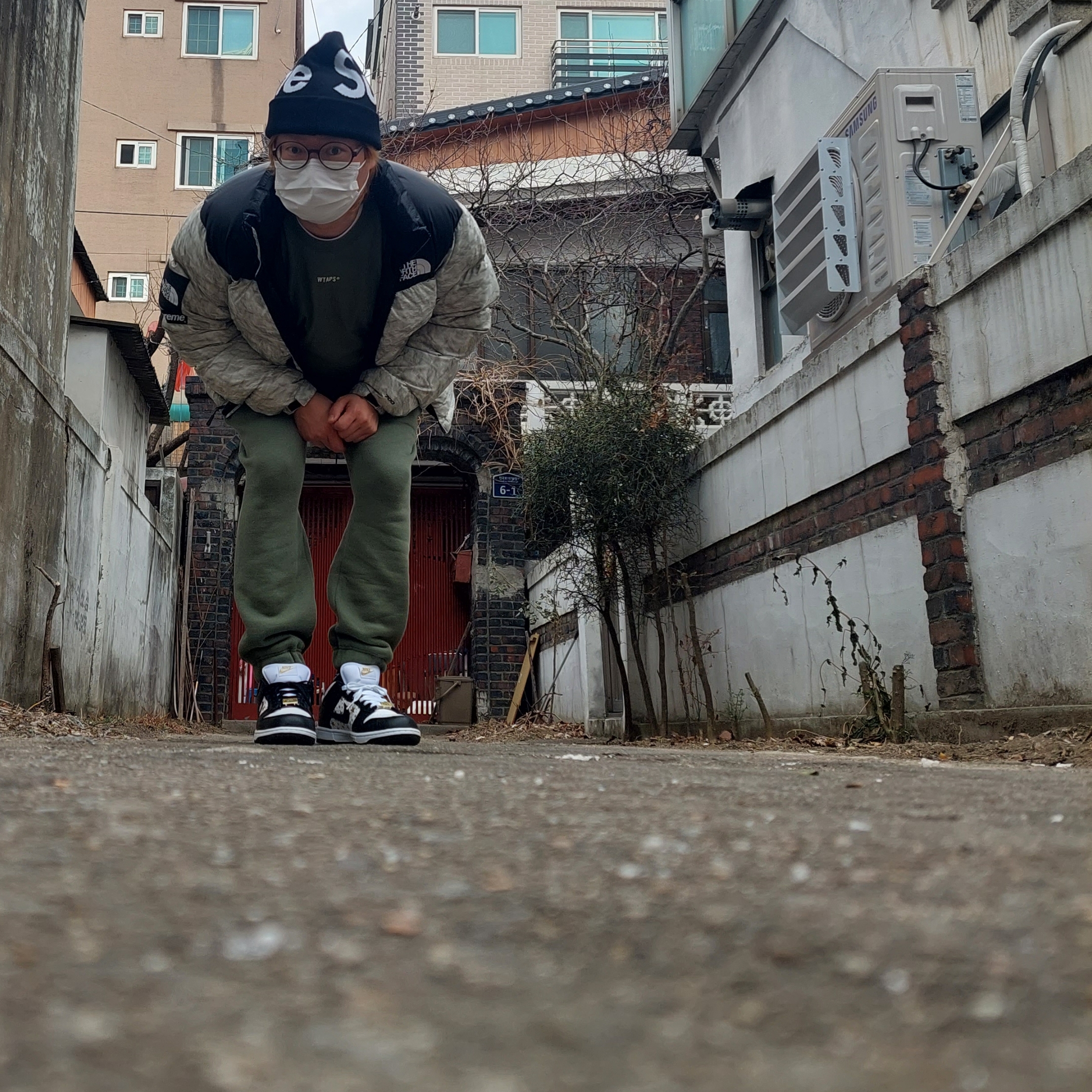 Supreme Big Logo Beanie Black, Supreme x The North Face Paper Print Nuptse Jacket - 19FW 착용 스타일