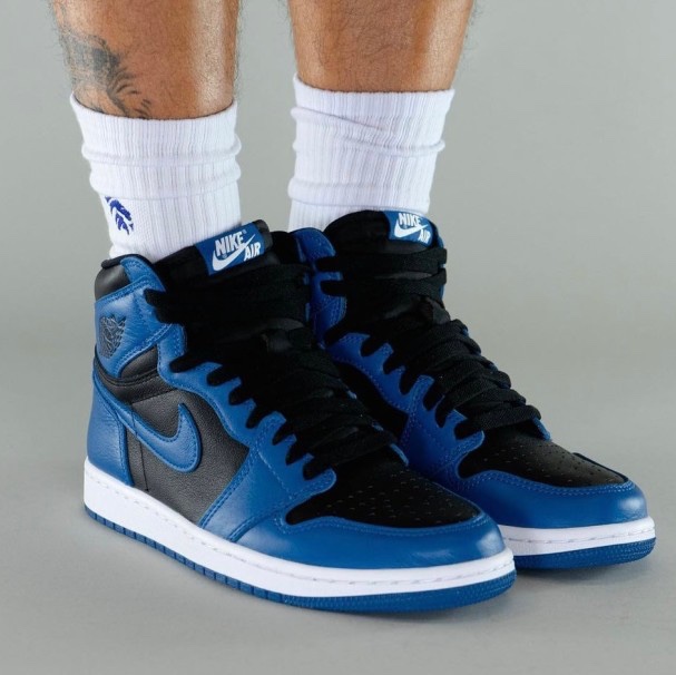 Jordan 1 Retro High OG Dark Marina Blue 착용 스타일 - 2